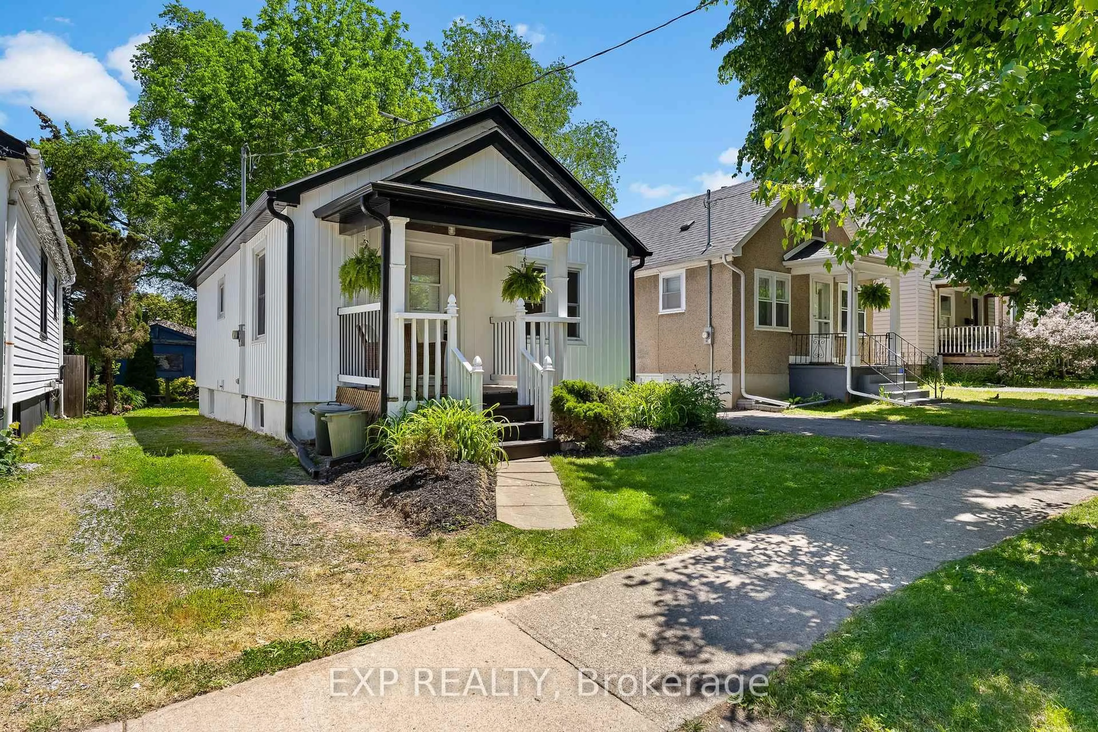 Unknown for 28 Grantham Ave, St. Catharines Ontario L2P 3B4