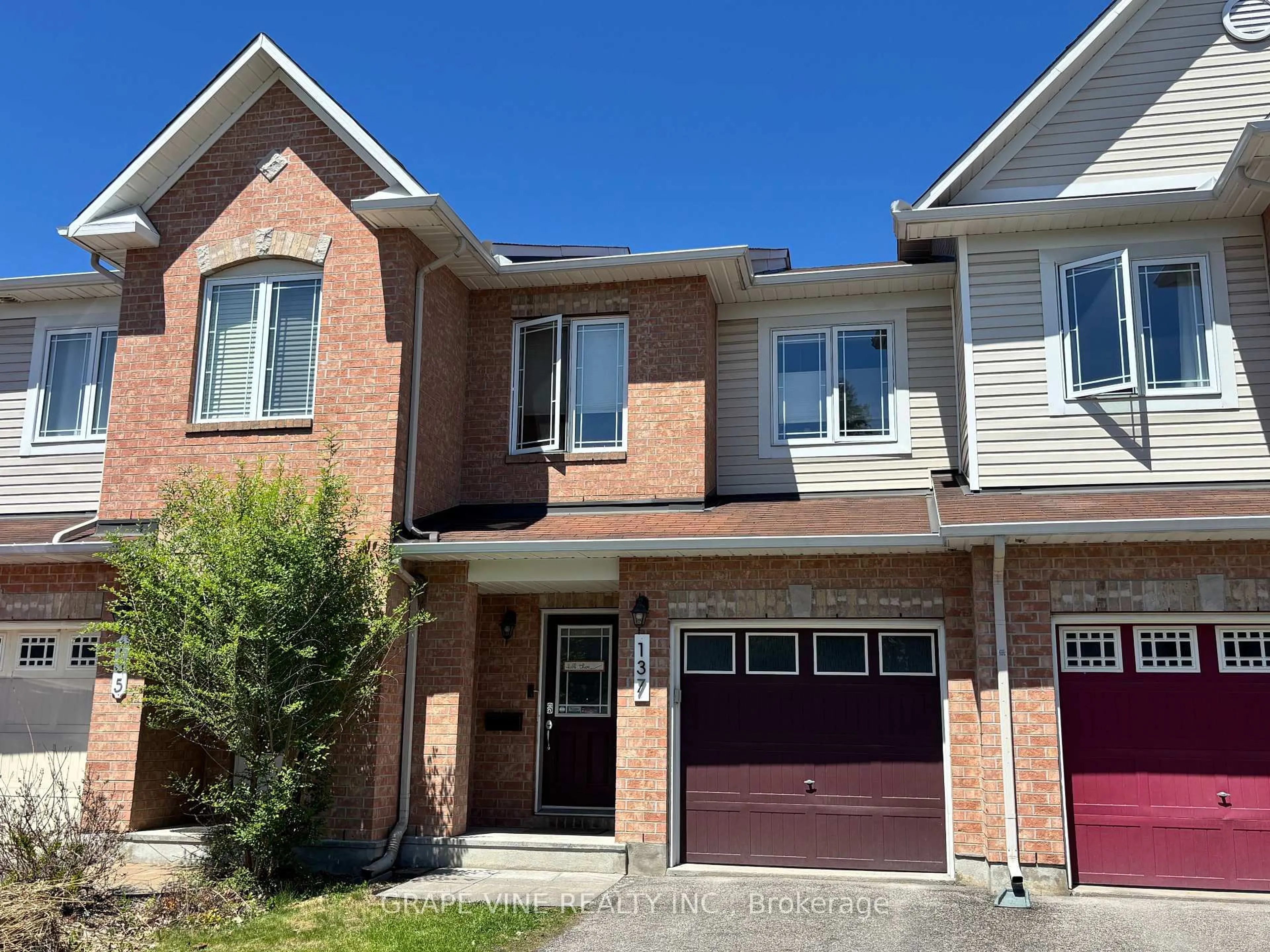 Home with brick exterior material, street for 137 Marrissa Ave, Ottawa Ontario K1J 0A4