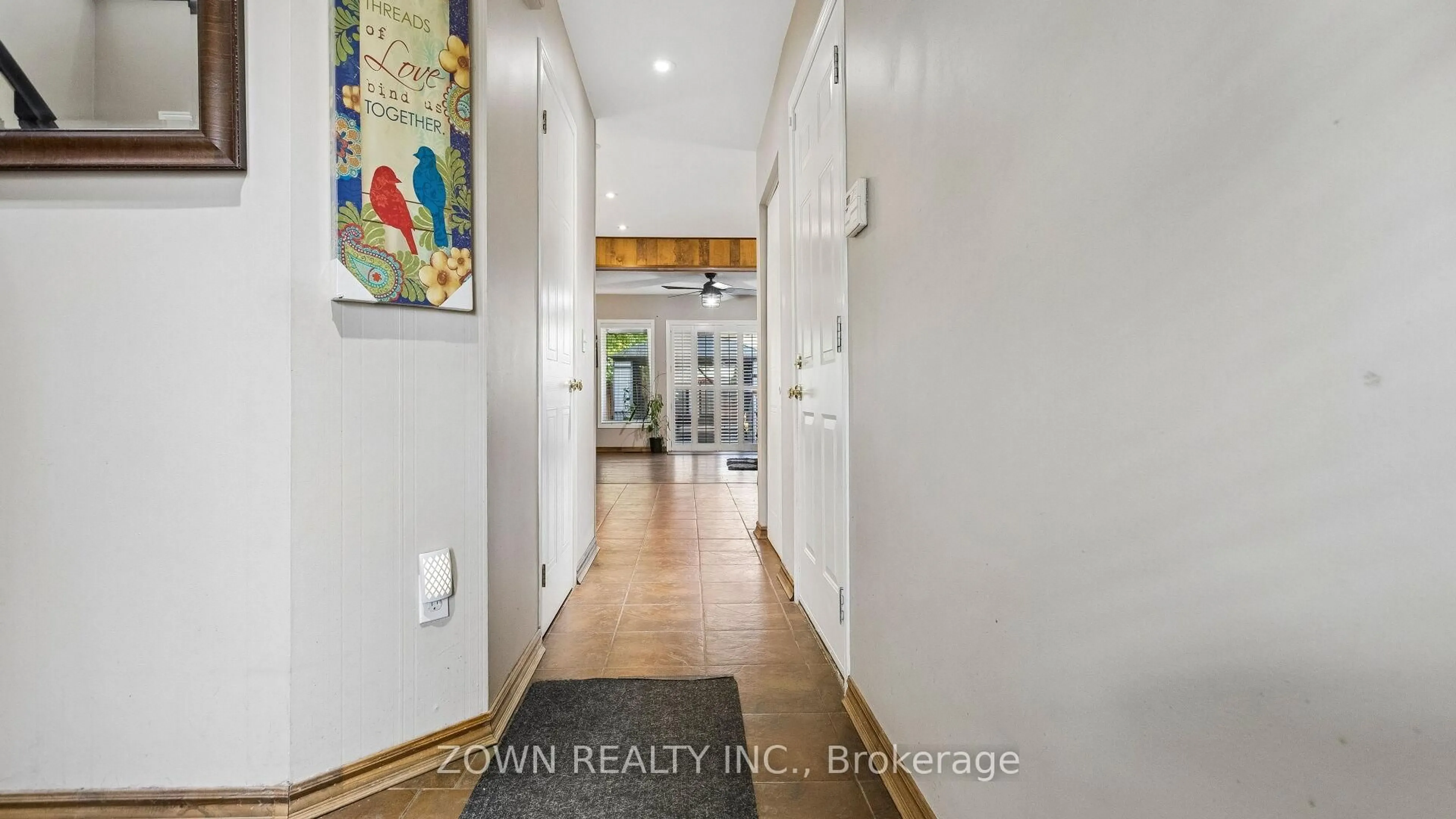 Indoor entryway for 17 BUCKTHORN Cres, Guelph Ontario N1E 7C3