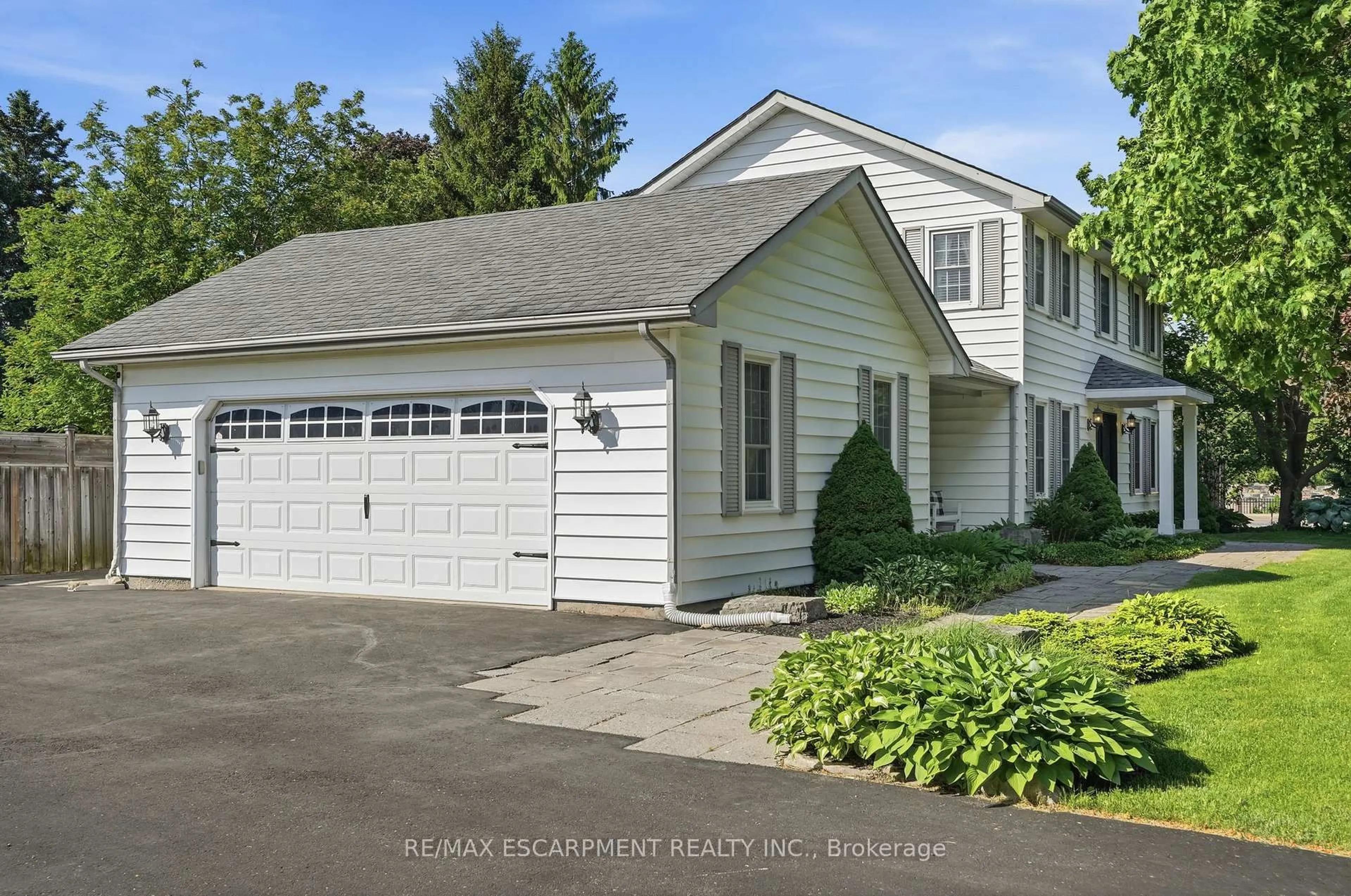Home with vinyl exterior material, street for 1 Meander Clse, Hamilton Ontario L0R 1H1