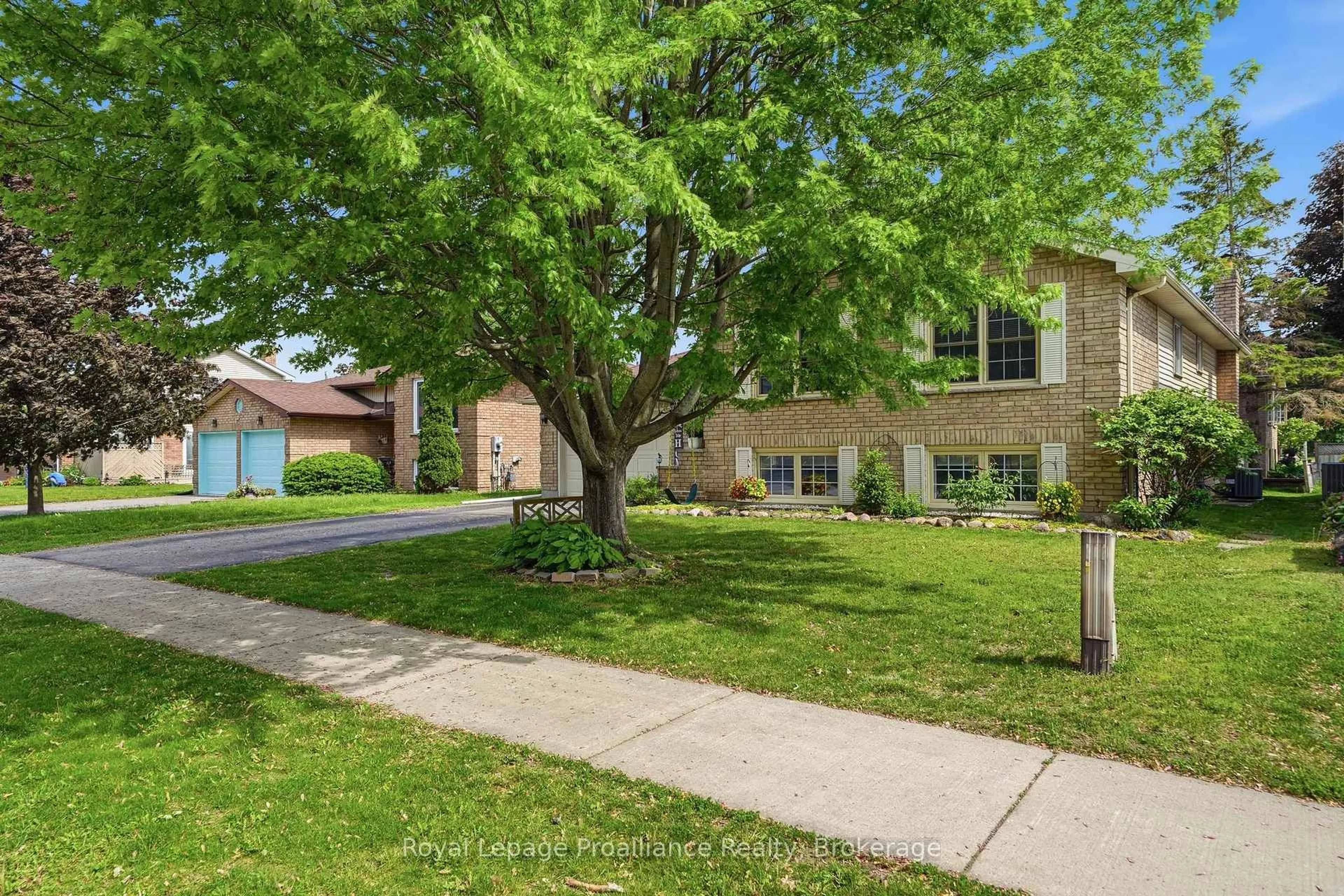 Unknown for 31 Springbrook Cres, Belleville Ontario K8P 5B9