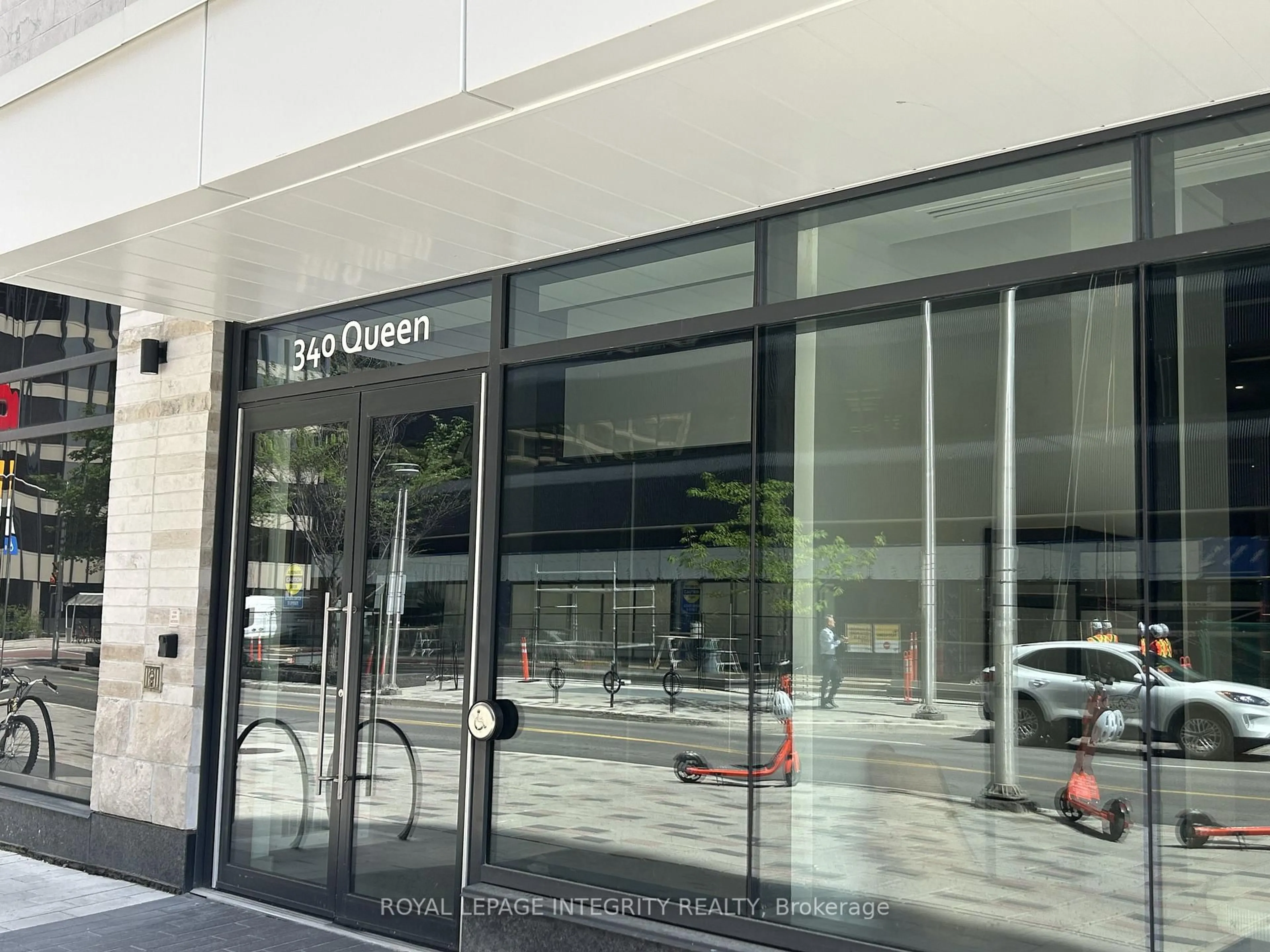 Indoor foyer for 340 Queen St #810, Ottawa Ontario K1R 0G1