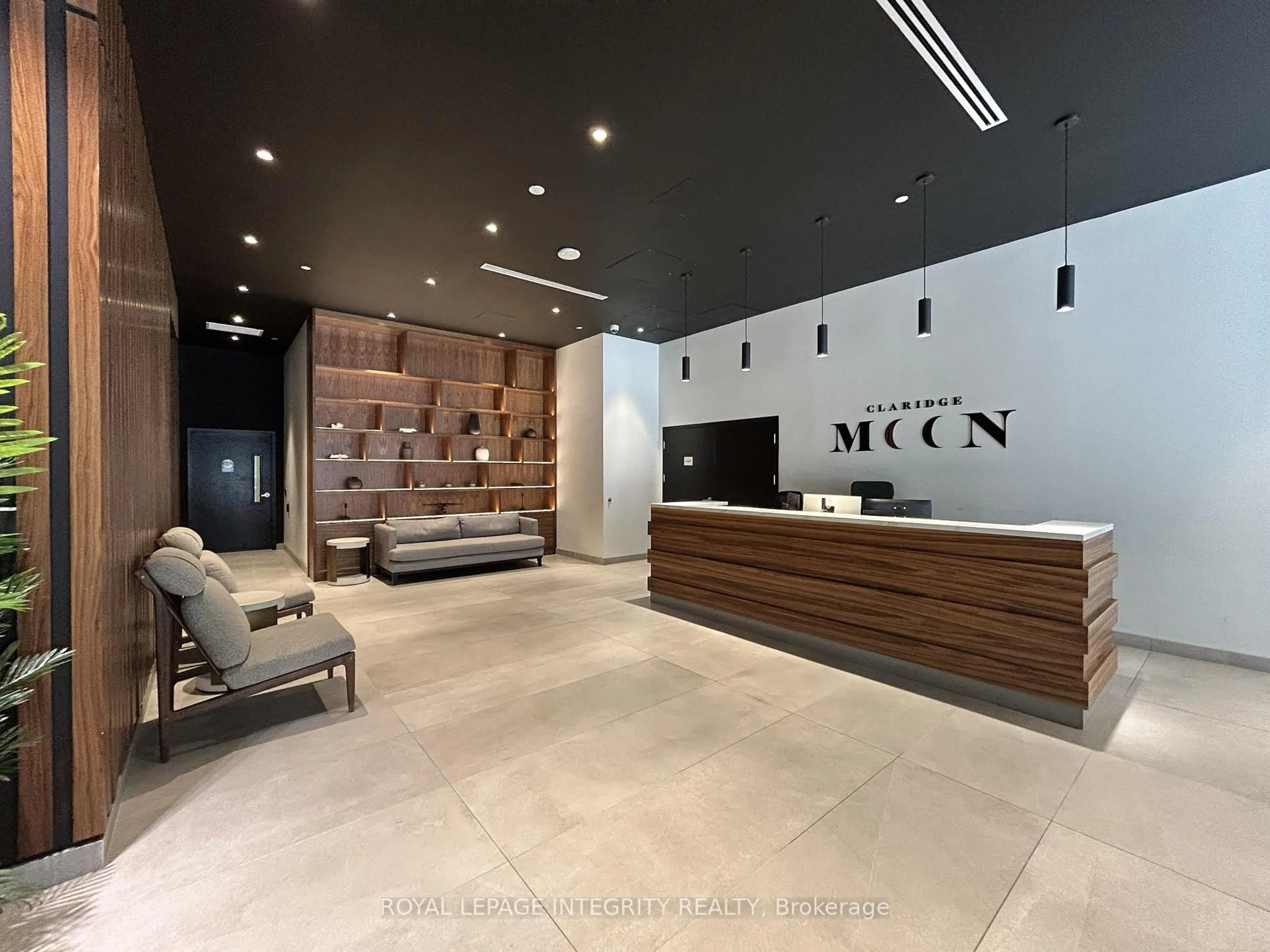 Lobby for 340 Queen St #810, Ottawa Ontario K1R 0G1