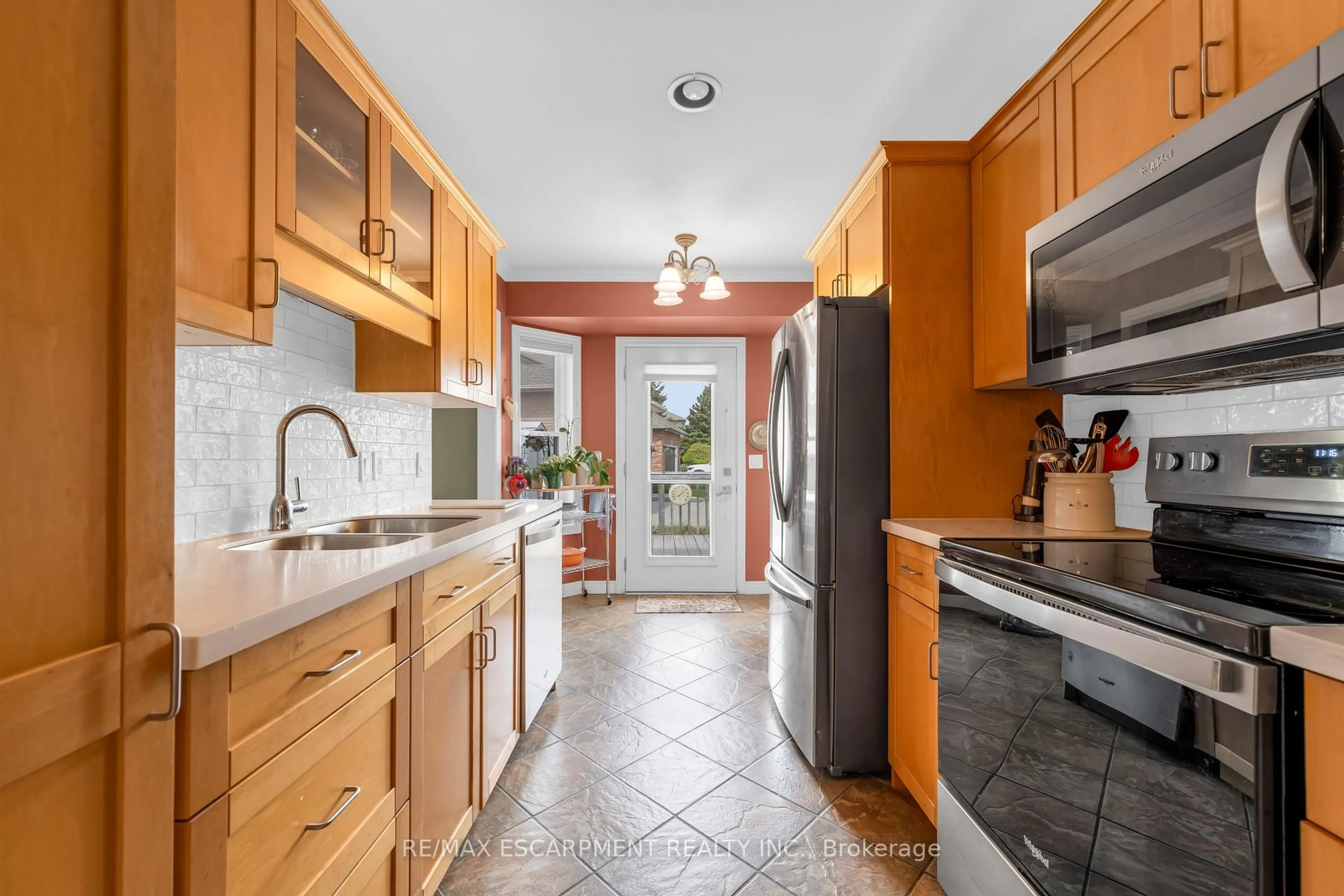 Unknown for 50 Spadara Dr, Hamilton Ontario L9B 2K3