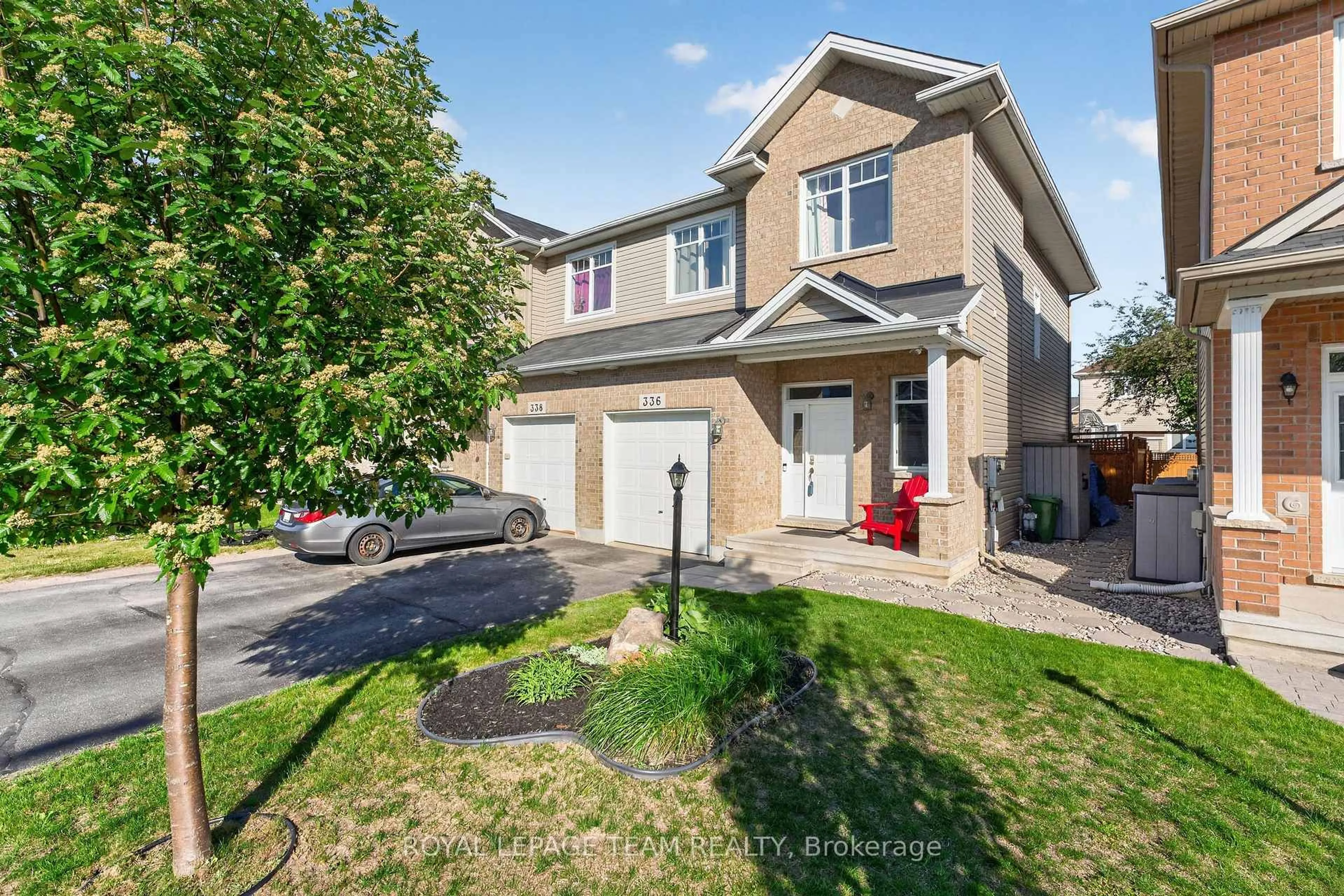 A pic from outside/outdoor area/front of a property/back of a property/a pic from drone, street for 336 Glenbrae Ave, Ottawa Ontario K2W 0C2