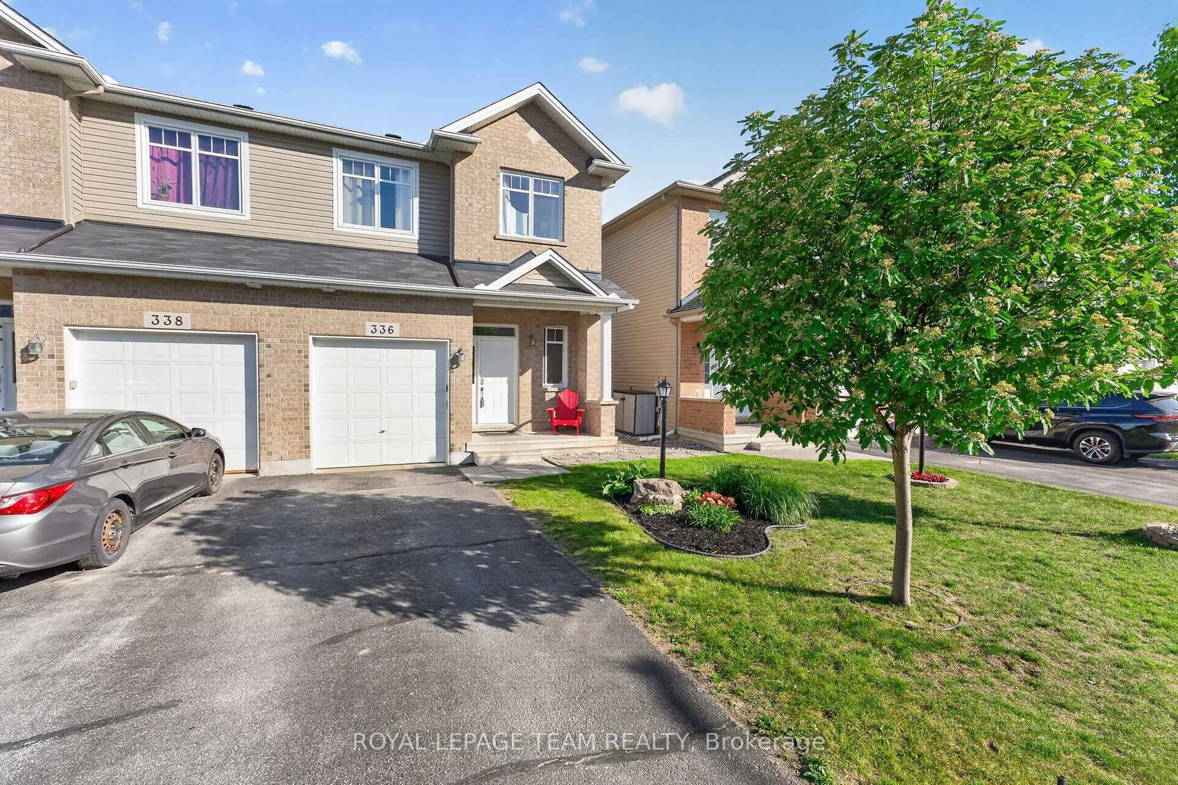 A pic from outside/outdoor area/front of a property/back of a property/a pic from drone, street for 336 Glenbrae Ave, Ottawa Ontario K2W 0C2