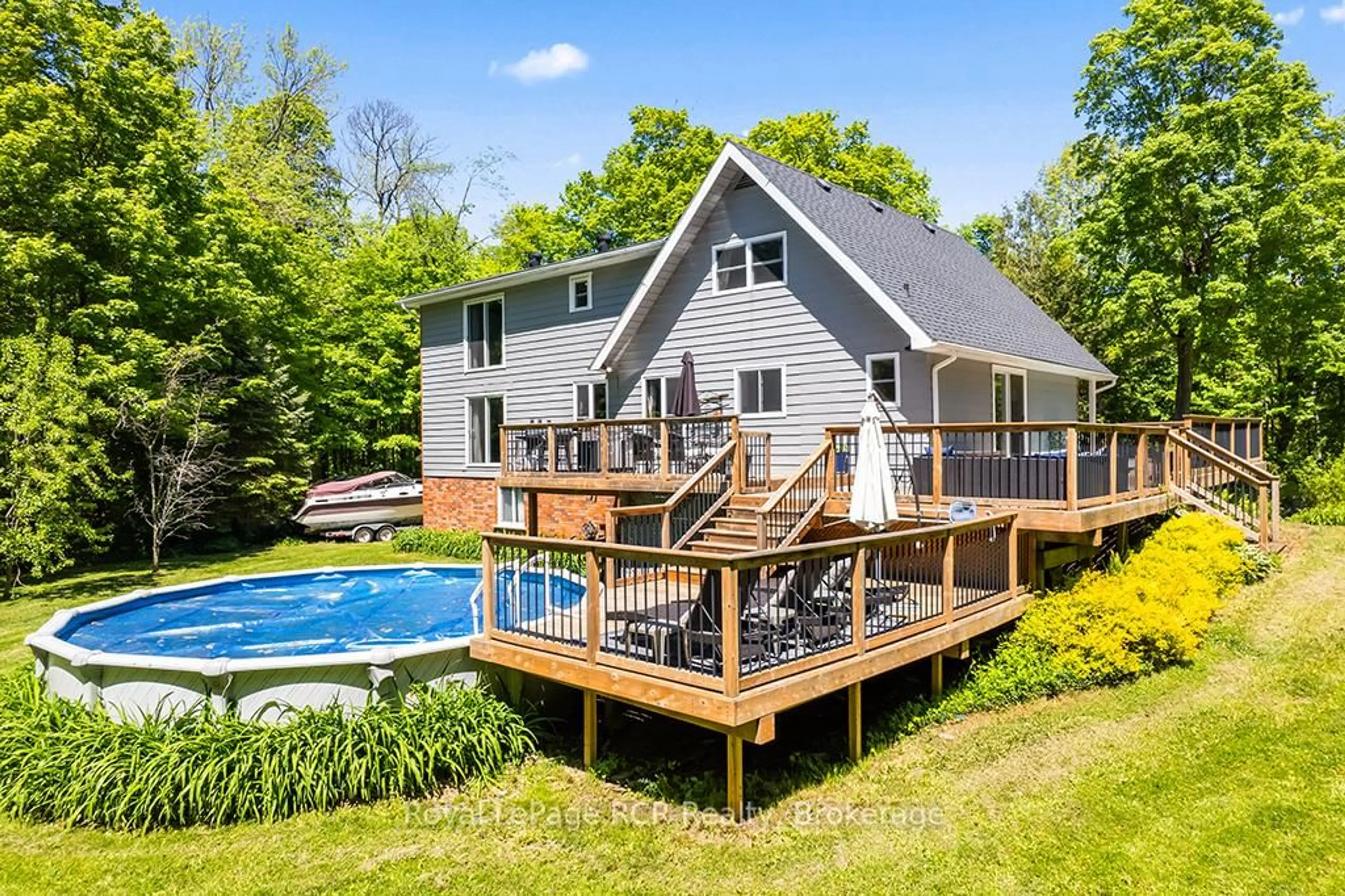 A pic from outside/outdoor area/front of a property/back of a property/a pic from drone, water/lake/river/ocean view for 558156 4 Concession, Owen Sound Ontario N4K 5W4