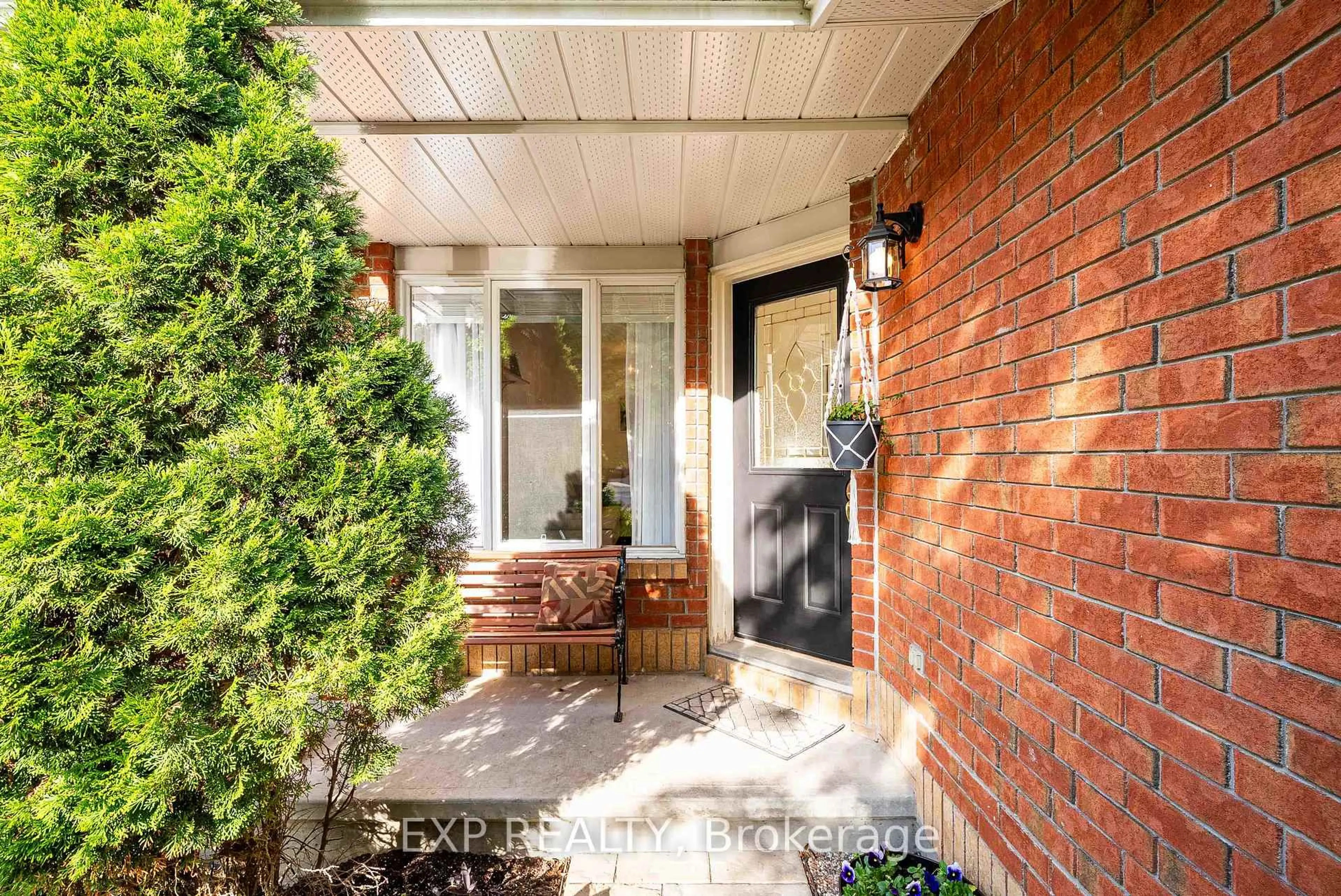 Indoor entryway for 191 Beatrice Dr, Ottawa Ontario K2J 4P2
