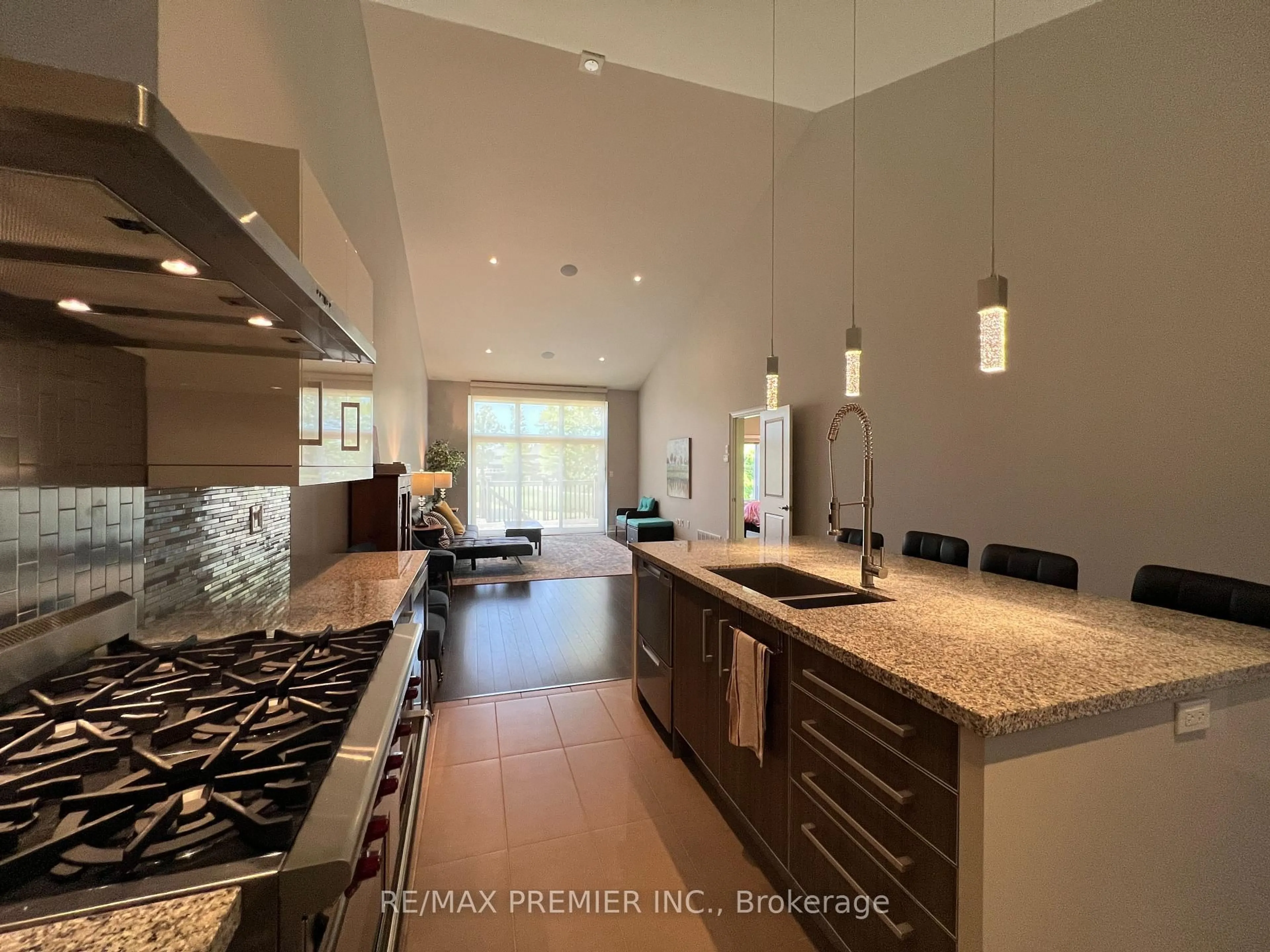 Contemporary kitchen, ceramic/tile floor for 7673 Green Vista Gate #140, Niagara Falls Ontario L2G 0A8