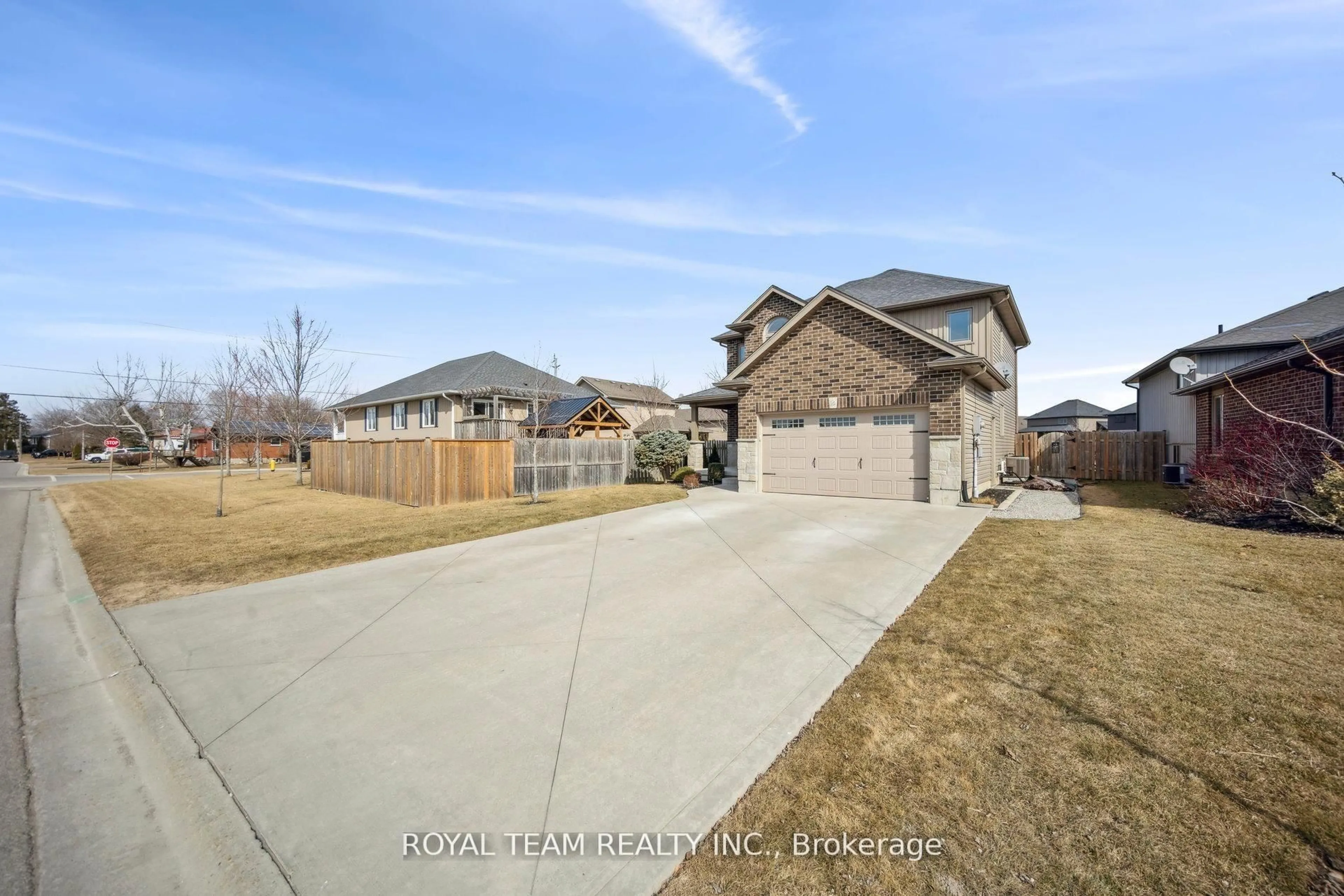 A pic from outside/outdoor area/front of a property/back of a property/a pic from drone, street for 2 Lafayette St, Haldimand Ontario N0A 1J0
