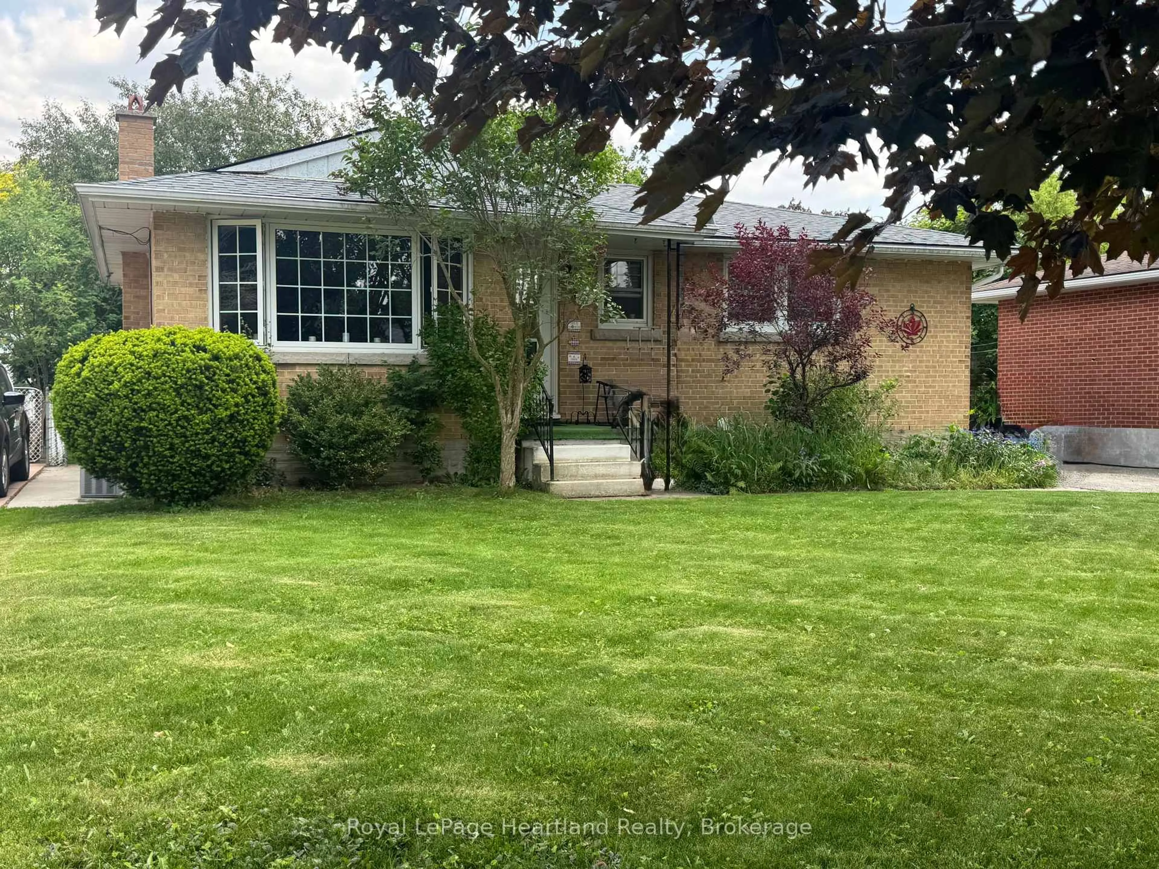 A pic from outside/outdoor area/front of a property/back of a property/a pic from drone, street for 47 McDonald St, Stratford Ontario N5A 4W4