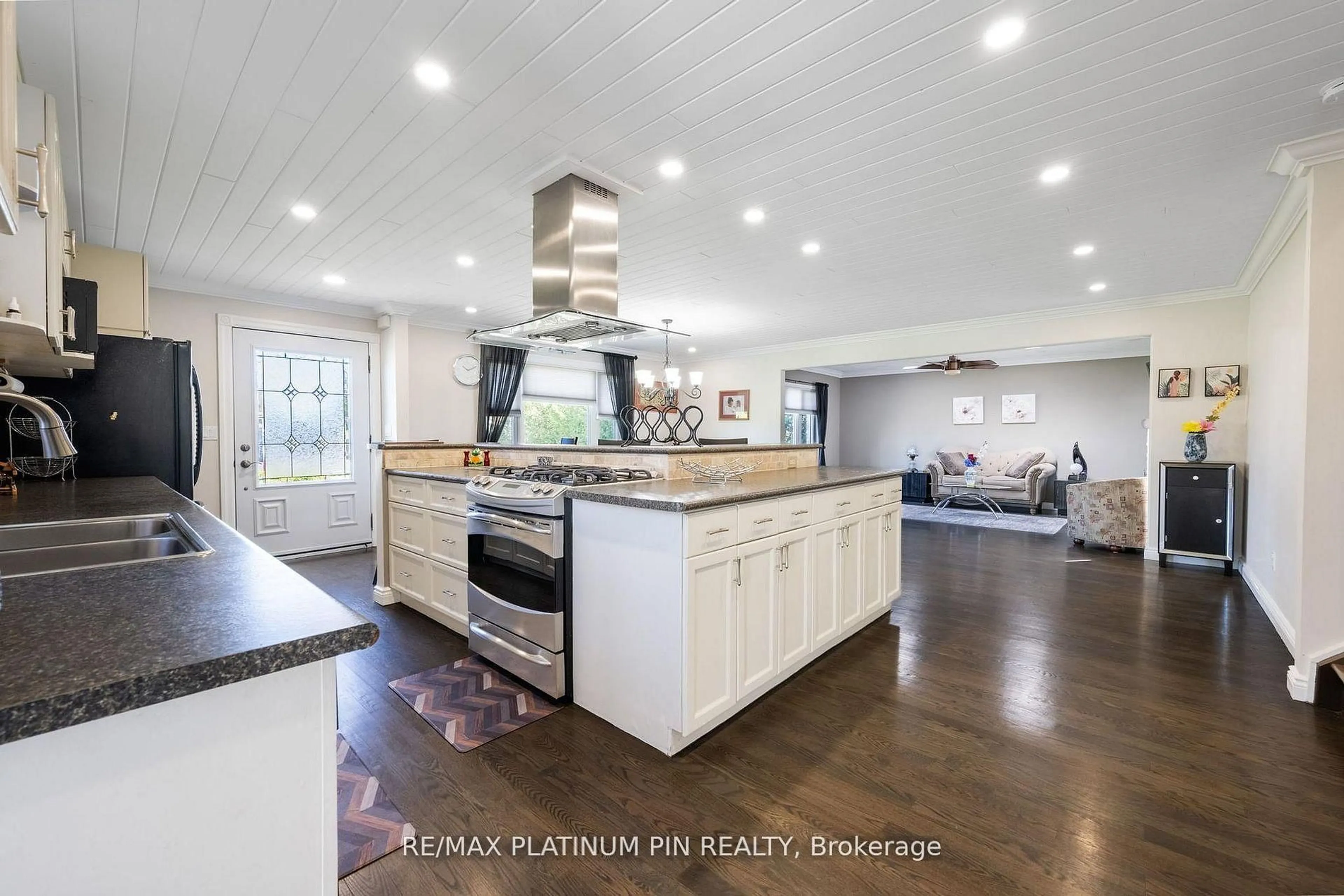 Open concept kitchen, ceramic/tile floor for 21 Longfield Dr, Kawartha Lakes Ontario L0A 1A0