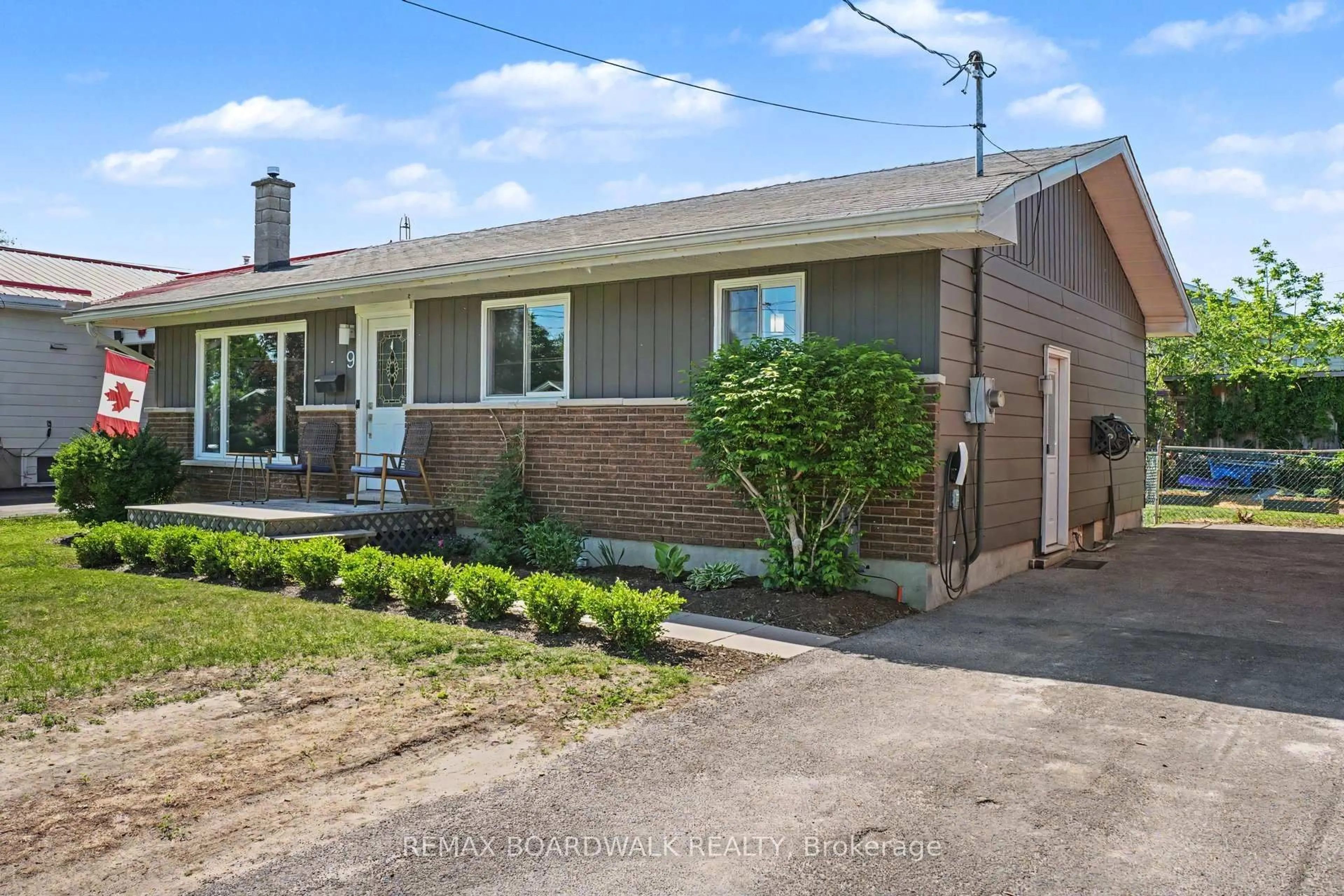 Home with brick exterior material, street for 9 Welland St, Perth Ontario K7H 3H6