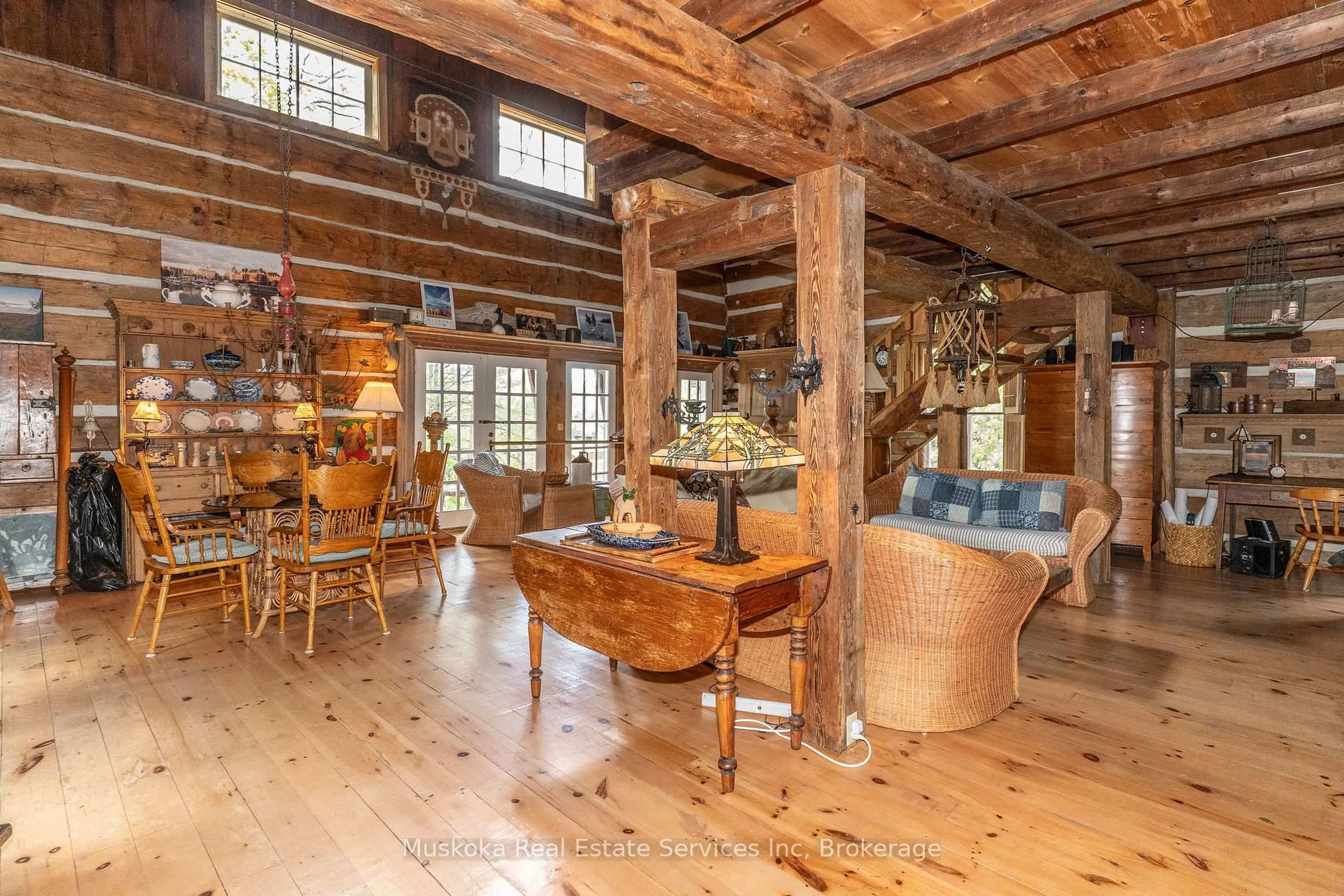 Rustic kitchen, wood/laminate floor for 1430 Kahshe Lake Rd, Gravenhurst Ontario P0E 1G0