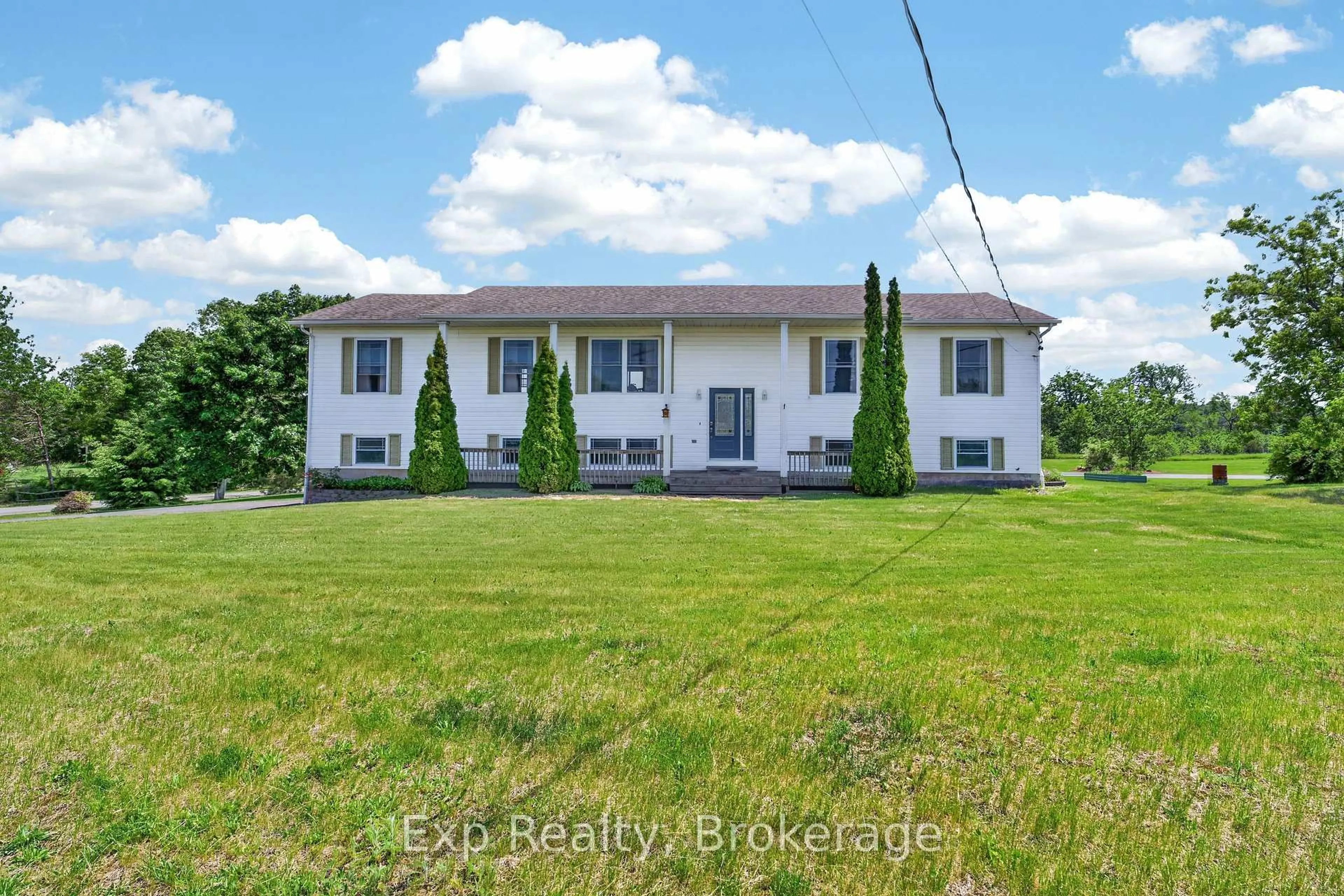 A pic from outside/outdoor area/front of a property/back of a property/a pic from drone, building for 1004 Village View Lane, Sydenham Ontario K0H 2T0