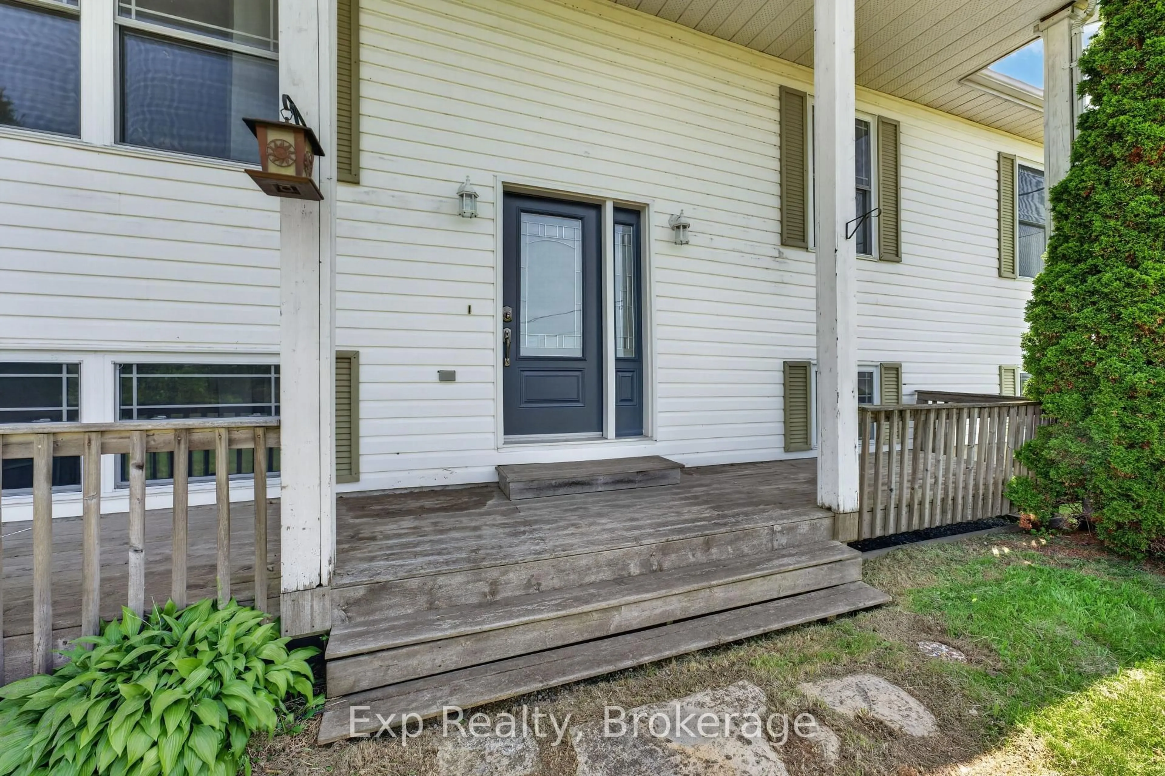 Unknown for 1004 Village View Lane, Sydenham Ontario K0H 2T0