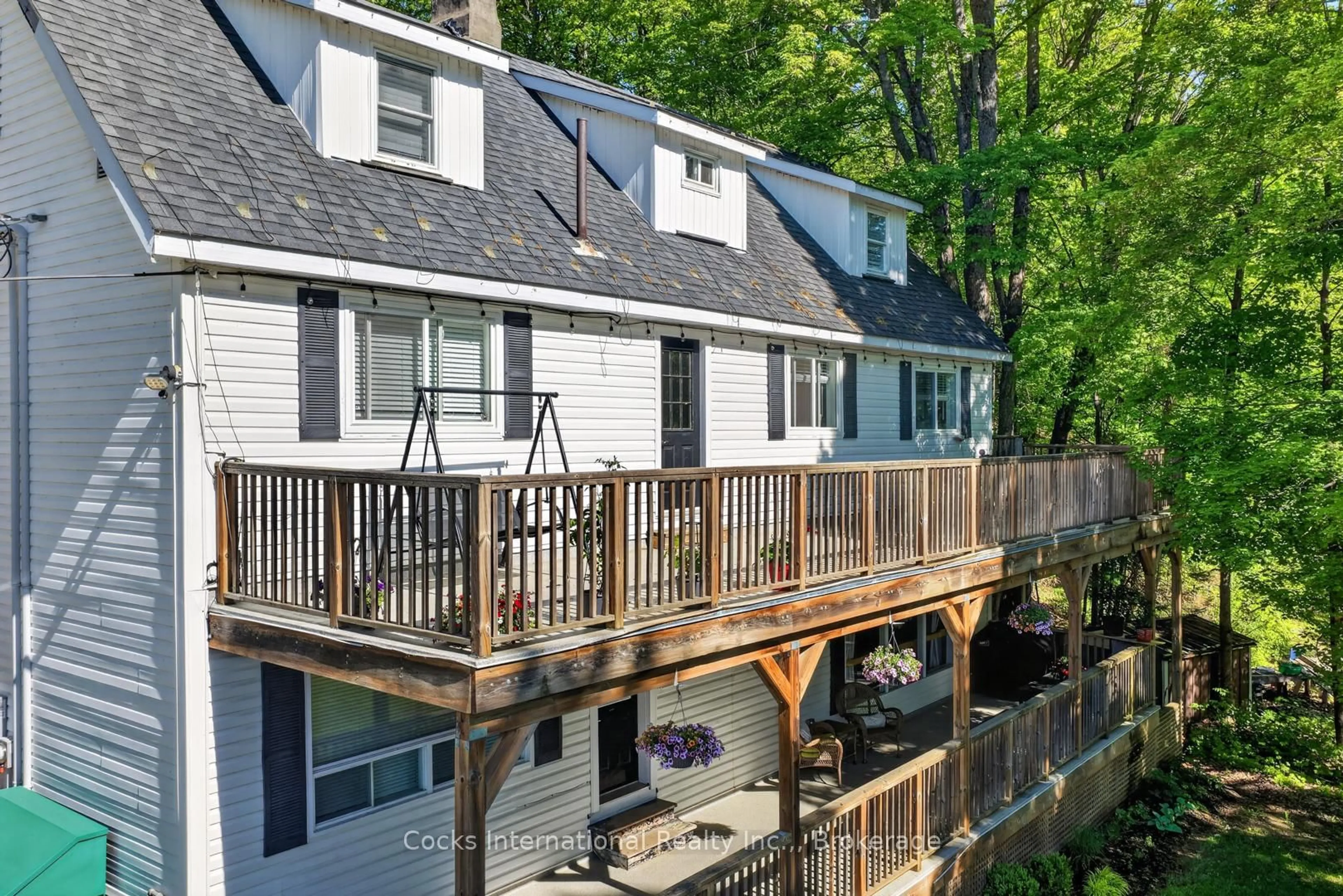 A pic from outside/outdoor area/front of a property/back of a property/a pic from drone, unknown for 755 Muskoka Road 10 Rd, Huntsville Ontario P0B 1L0
