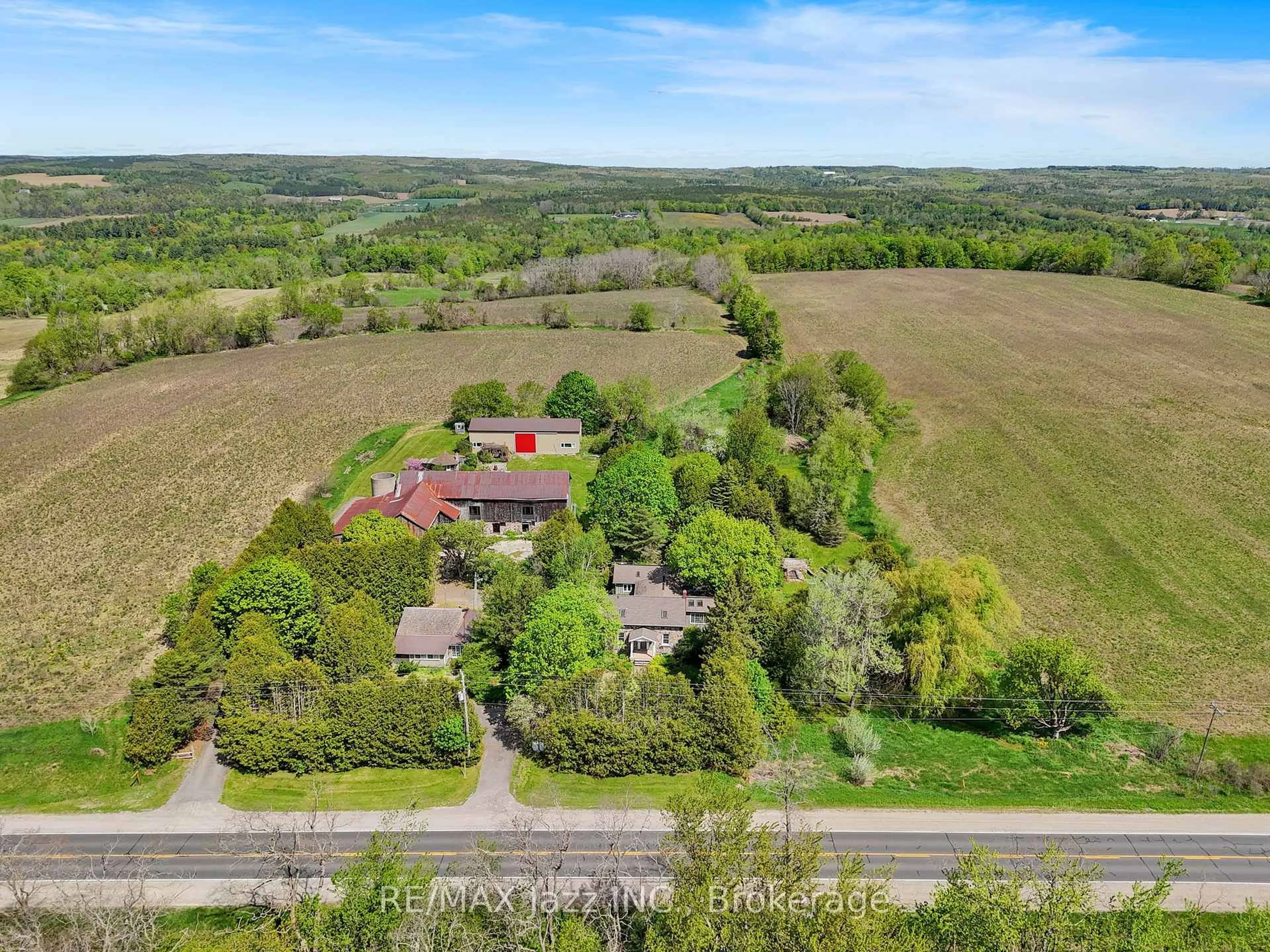 A pic from outside/outdoor area/front of a property/back of a property/a pic from drone, unknown for 2402 Ganaraska Rd, Port Hope Ontario L0A 1B0