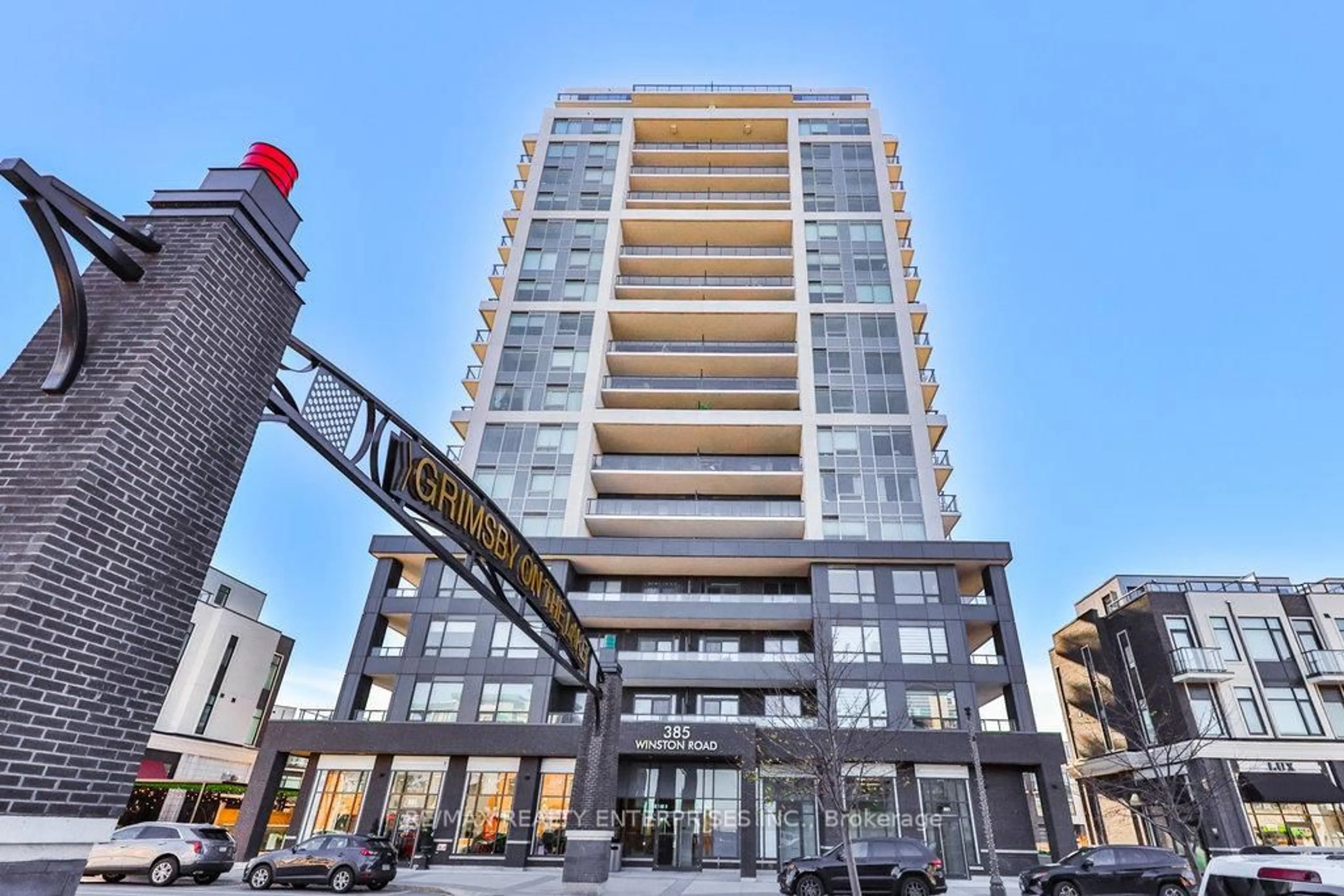 Indoor foyer for 385 Winston Rd #408, Grimsby Ontario L3M 0J3
