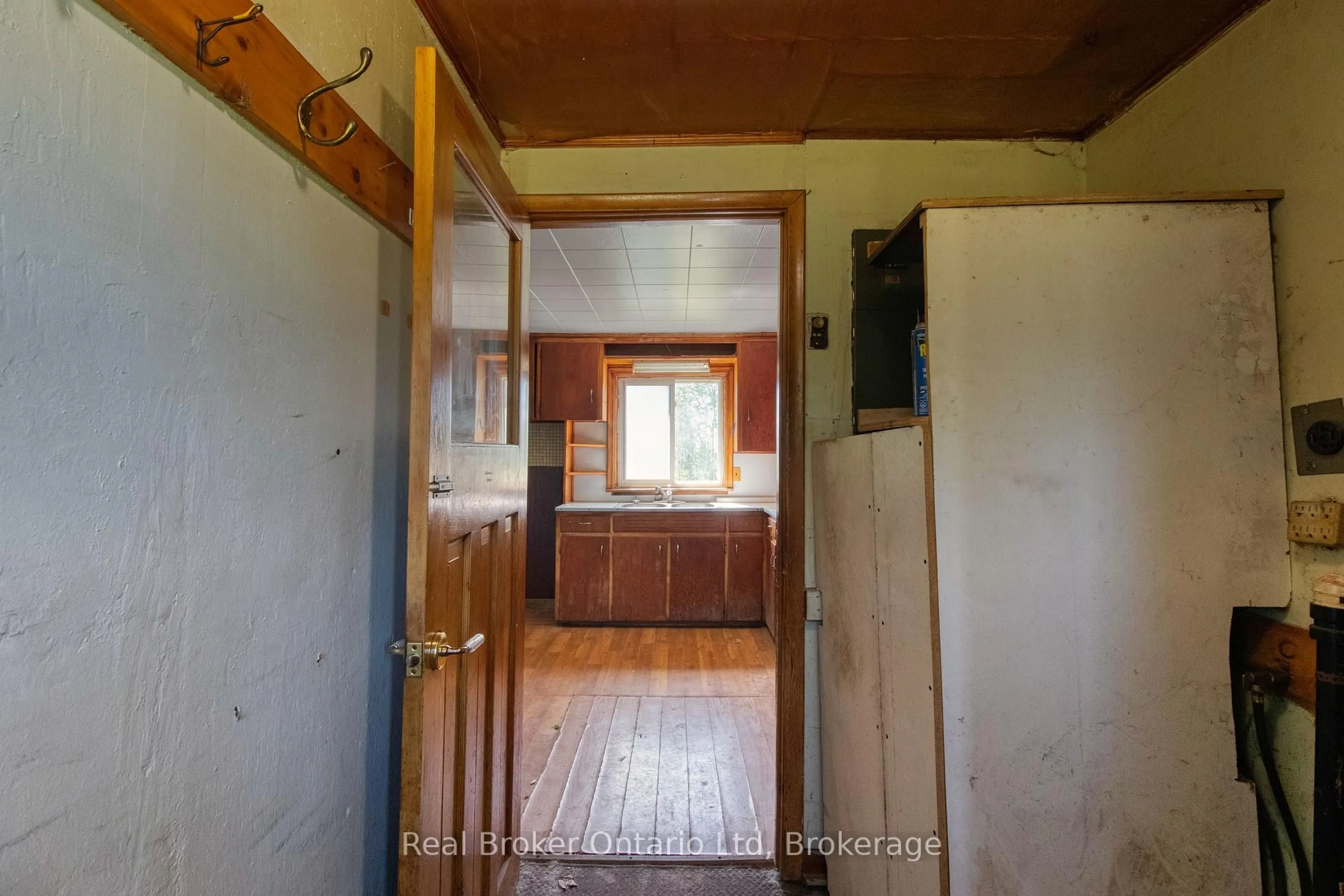 A pic of a room for 310009 Kemble Rock Rd, Georgian Bluffs Ontario N0H 1S0