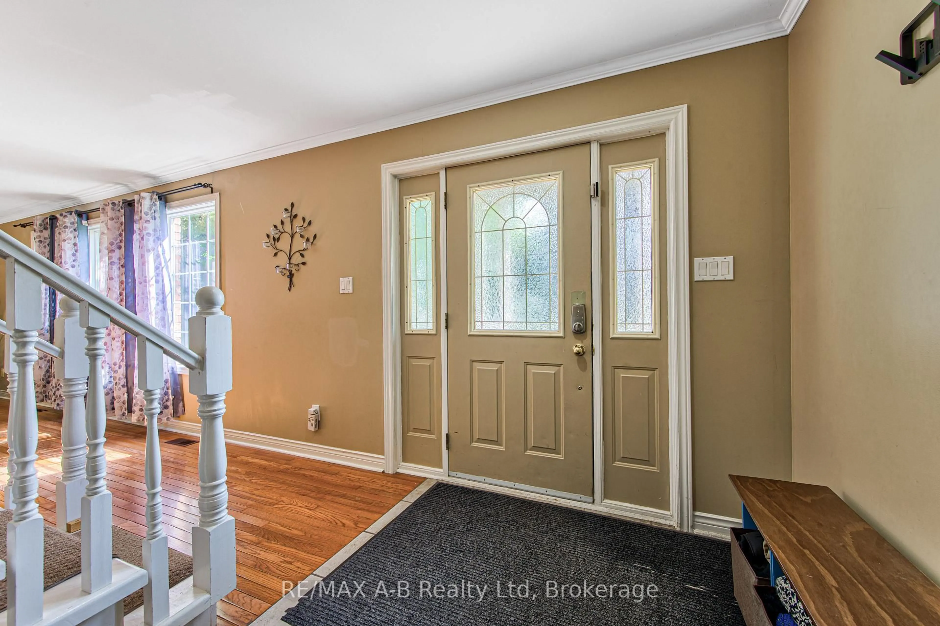 Indoor entryway for 3968 Wilson St, Perth East Ontario N0B 2P0