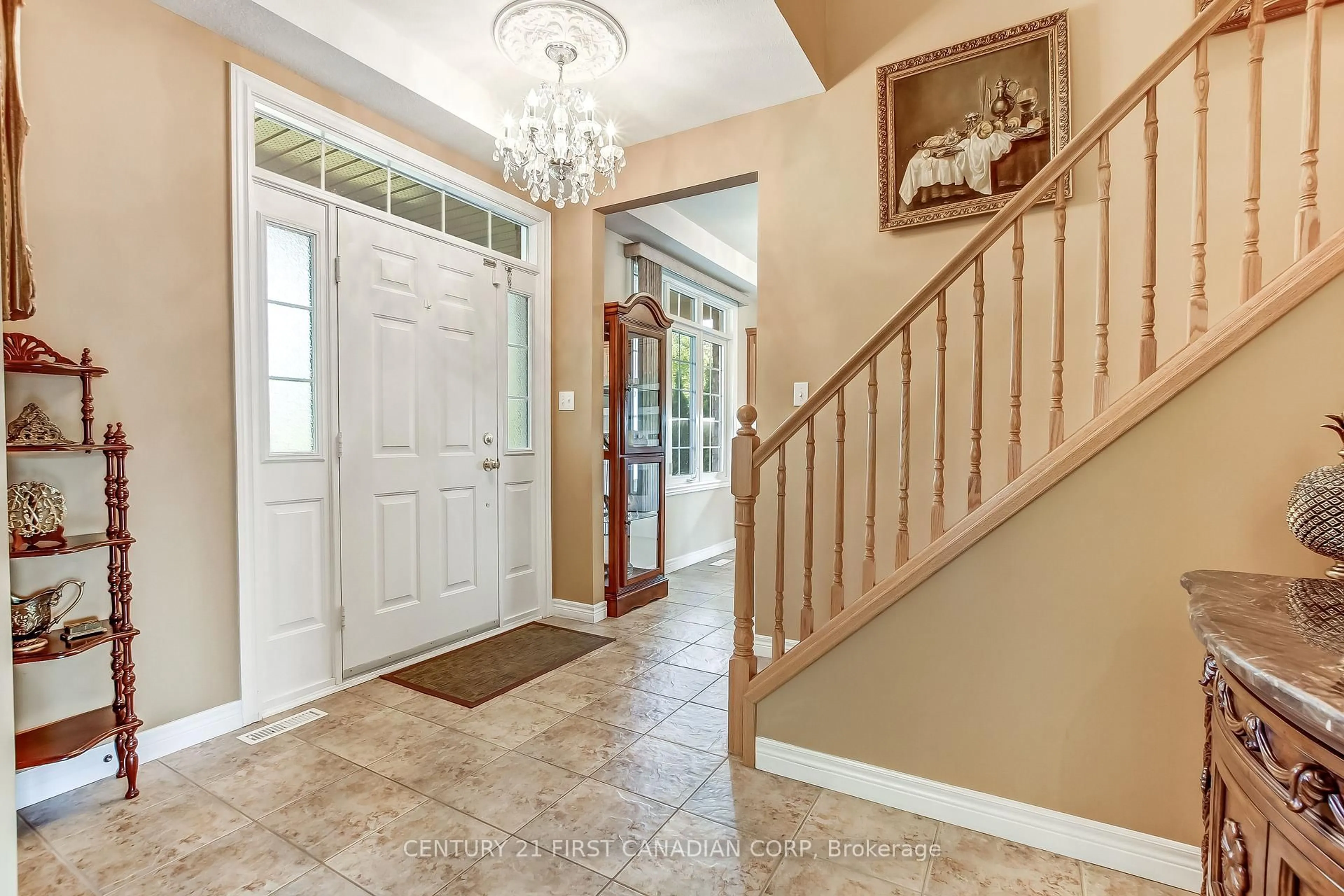 Indoor entryway for 2200 Blackwater Rd, London North Ontario N5X 4K2