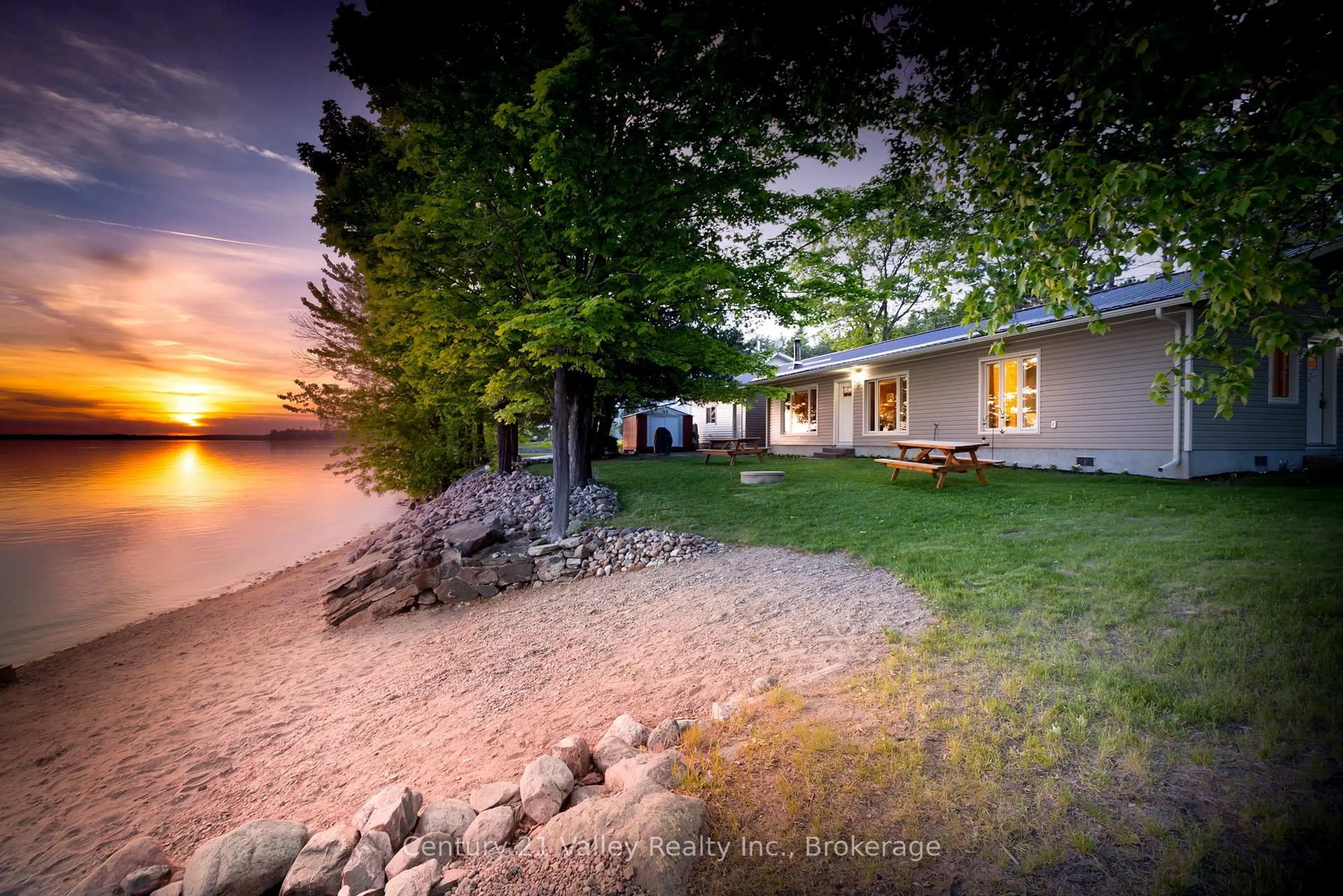 Patio, water/lake/river/ocean view for 336 McMillan Rd, Killaloe Ontario K0J 2A0