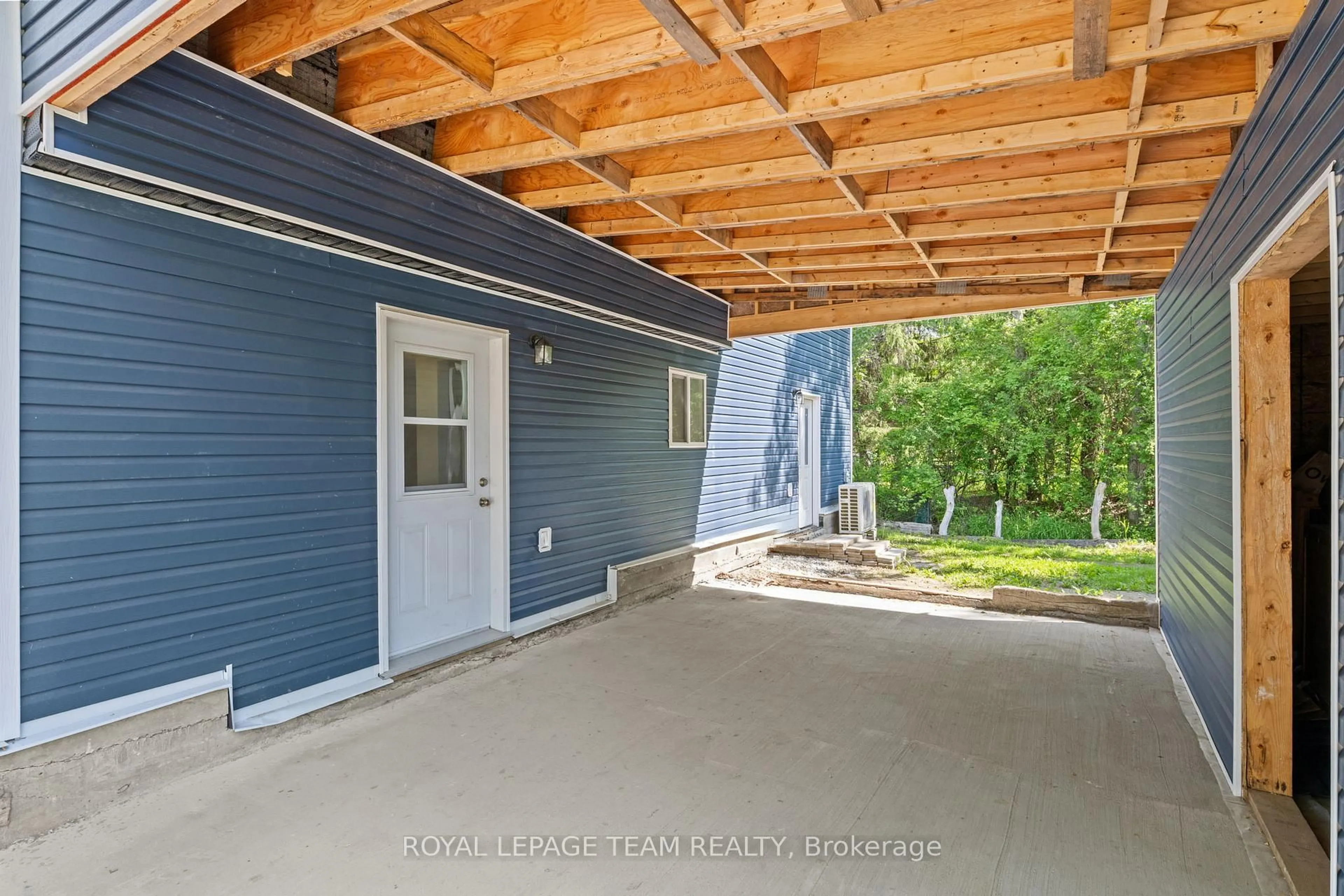 Patio, street for 76 South St, Lanark Ontario K0G 1K0
