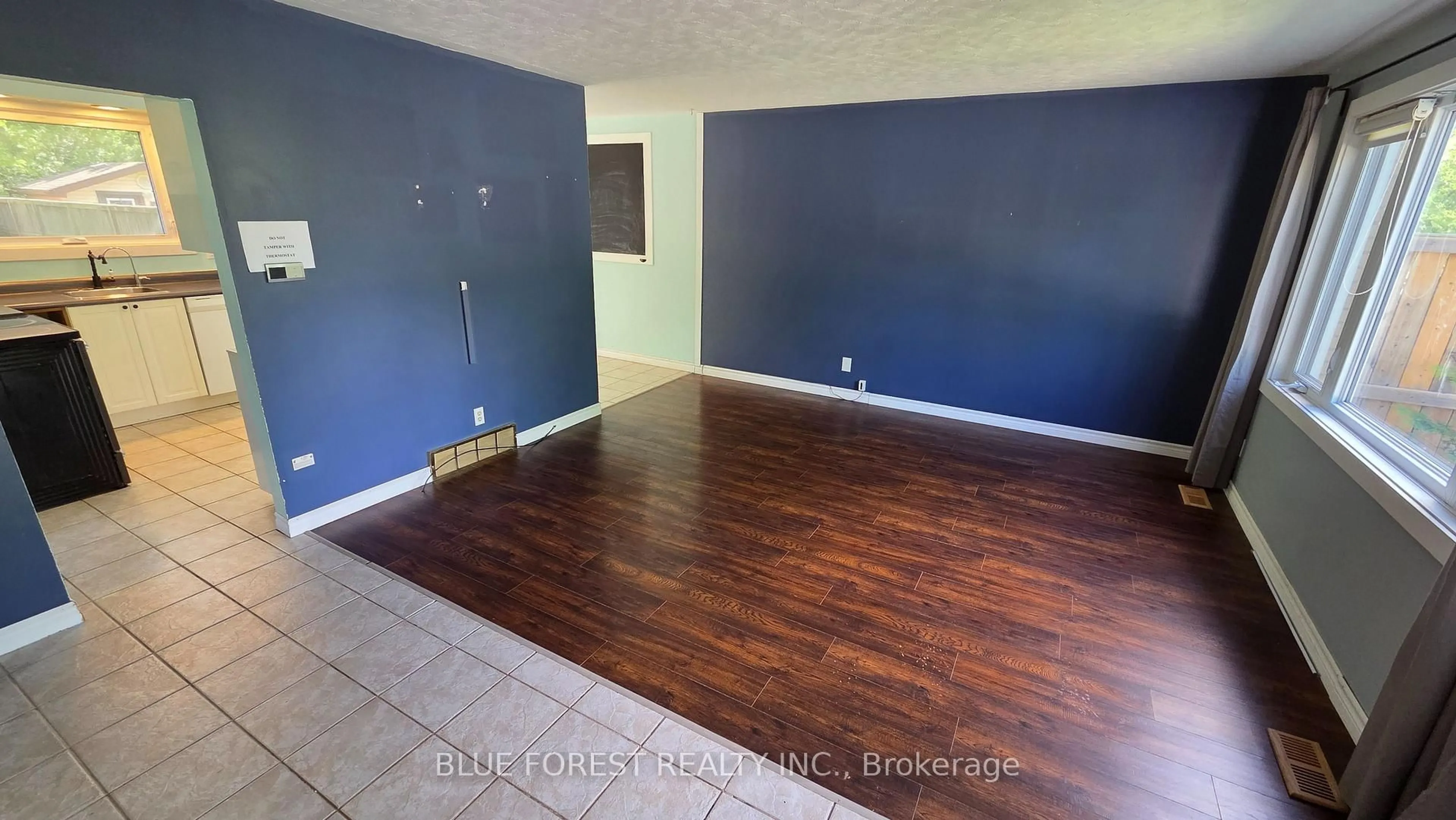 A pic of a room for 230 Cairn St, London South Ontario N5Z 3W7