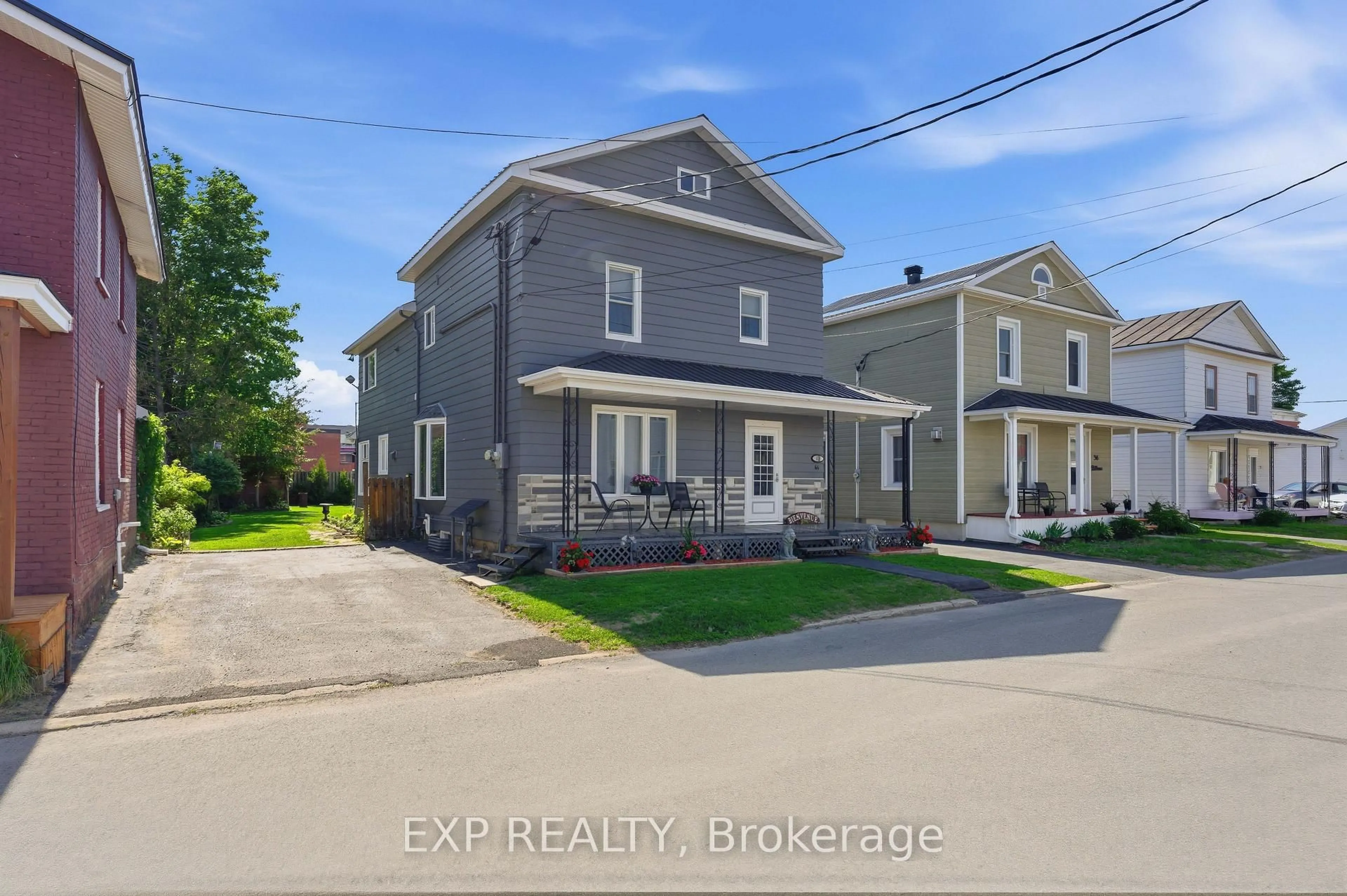 A pic from outside/outdoor area/front of a property/back of a property/a pic from drone, street for 42 DU MOULIN St, Alfred and Plantagenet Ontario K0B 1A0