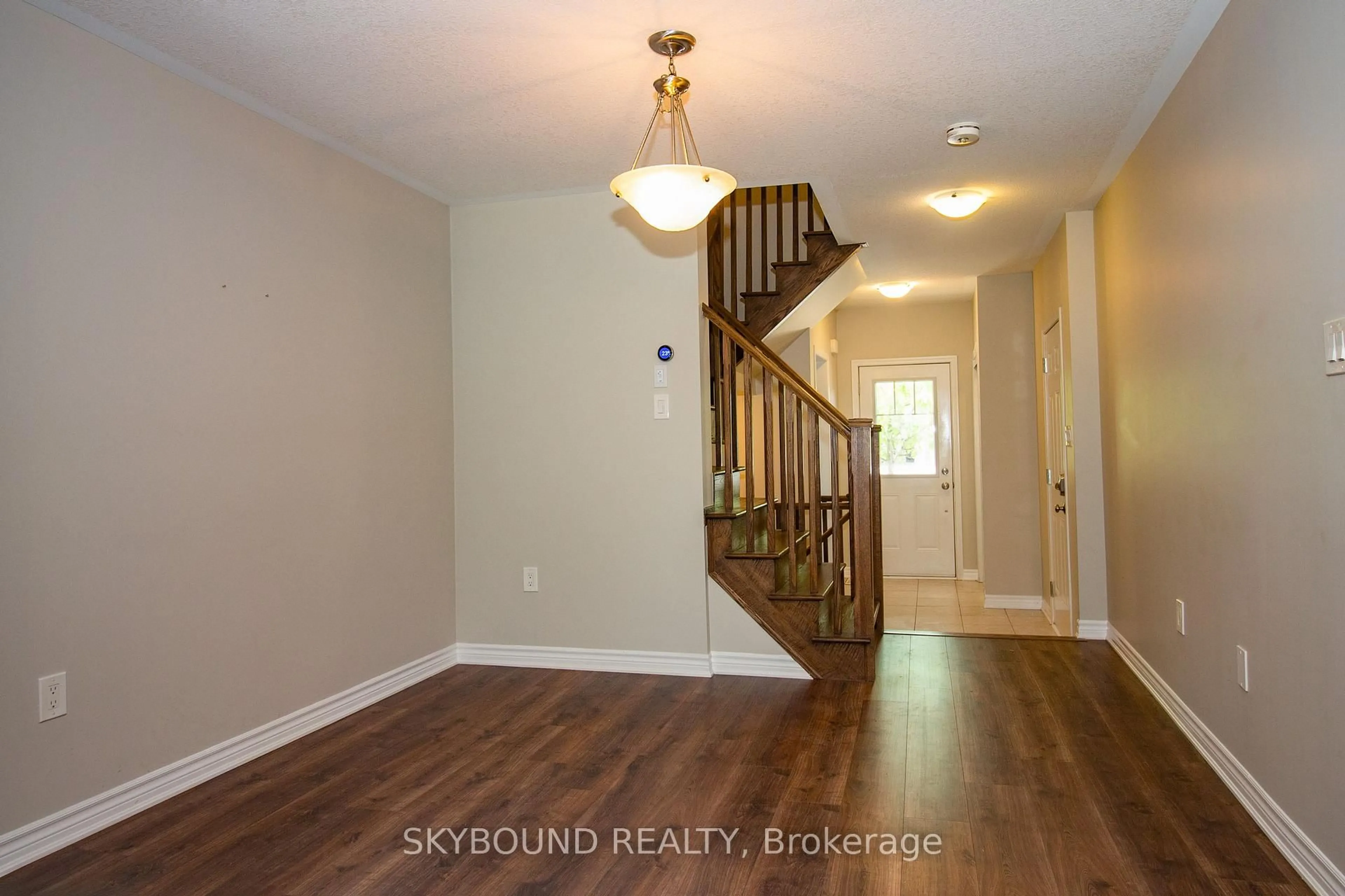 Indoor entryway for 22 Spring Creek Dr #36, Hamilton Ontario L8M 1V7