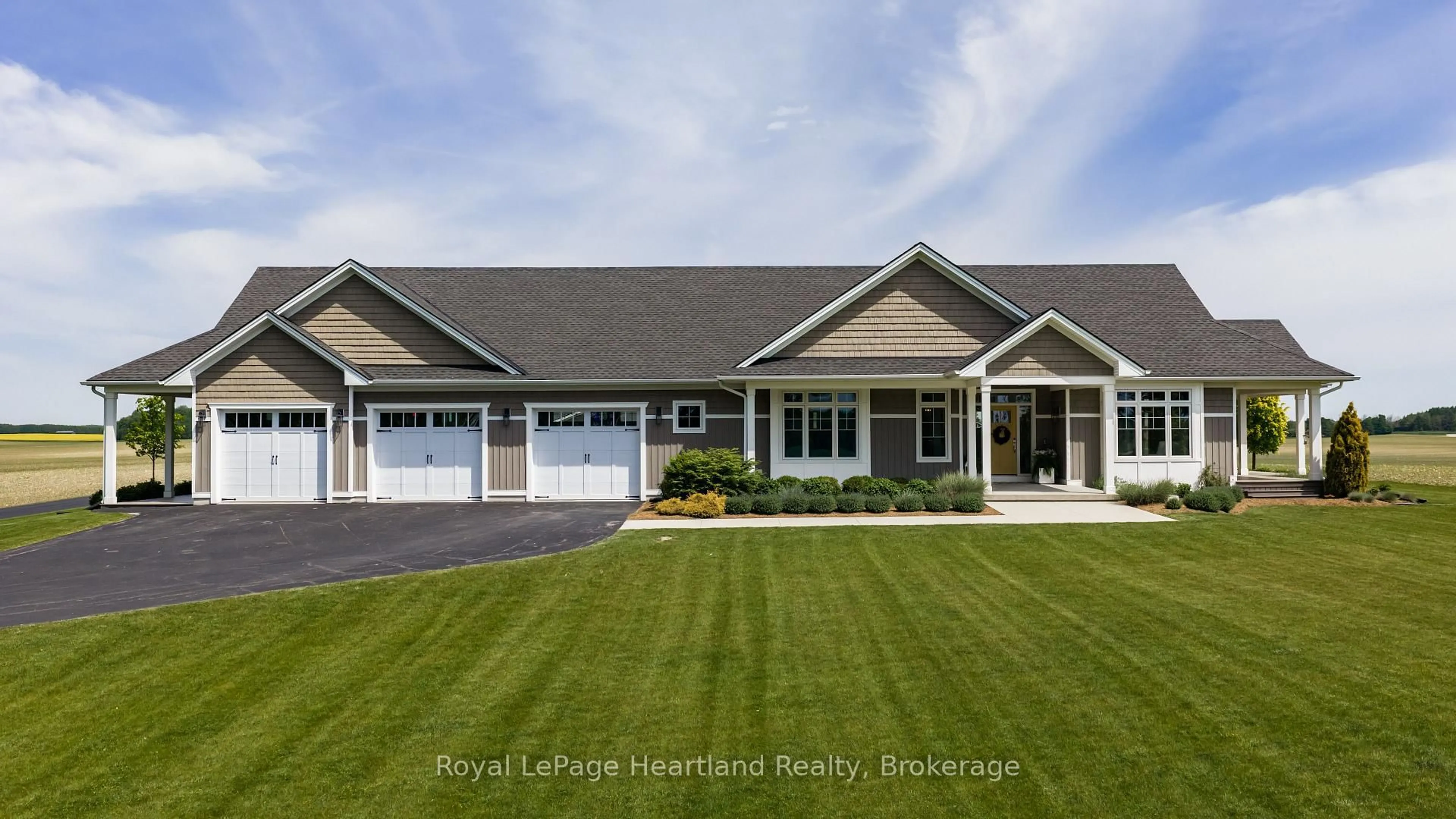 Home with vinyl exterior material, unknown for 5434 7th Line, Minto Ontario N0G 1Z0