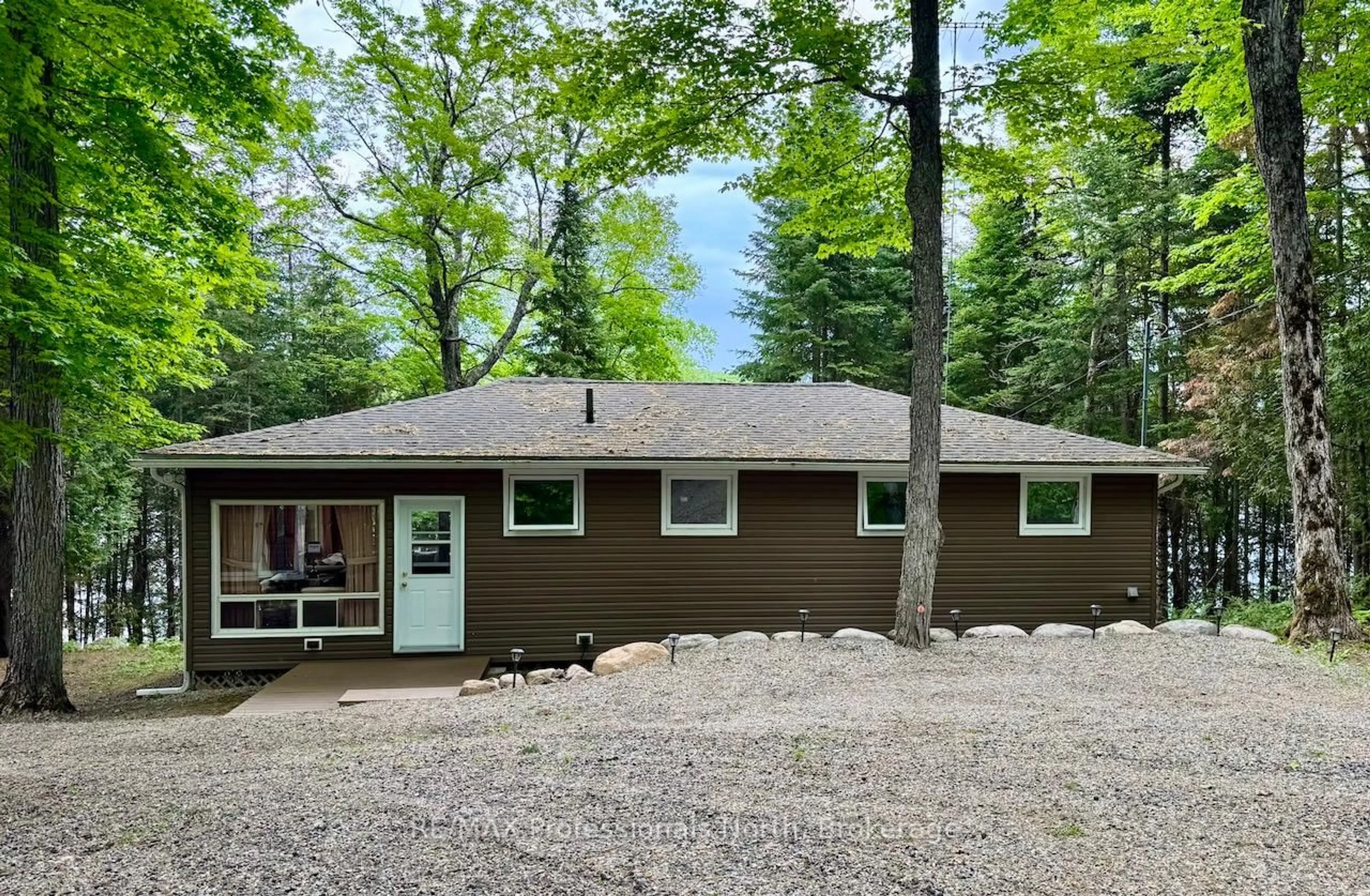 Home with vinyl exterior material, unknown for 1808 Alsop Rd, Highlands East Ontario K0M 1R0