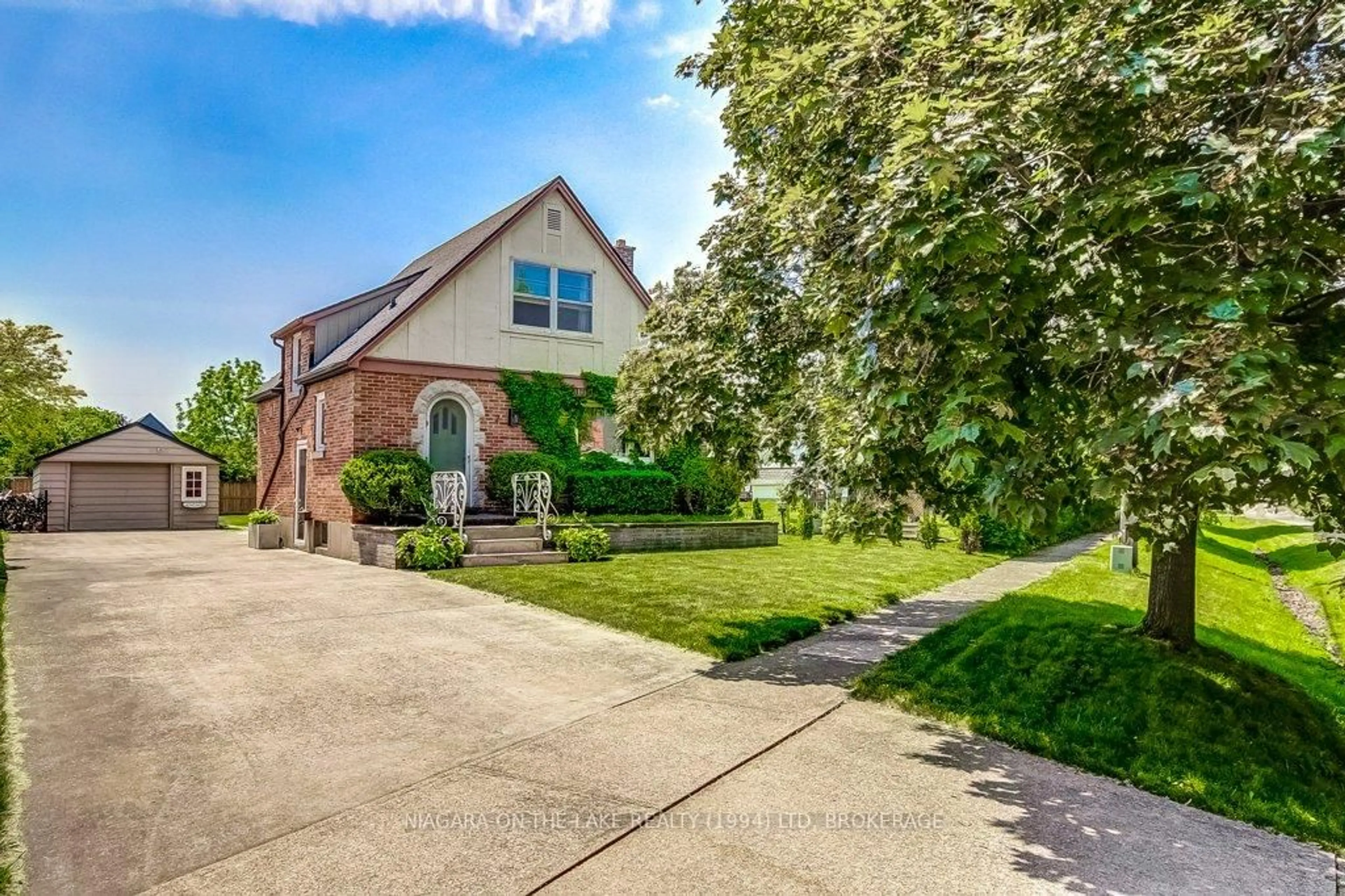 Home with brick exterior material, street for 2 Vivian Ave, St. Catharines Ontario L2M 5X7