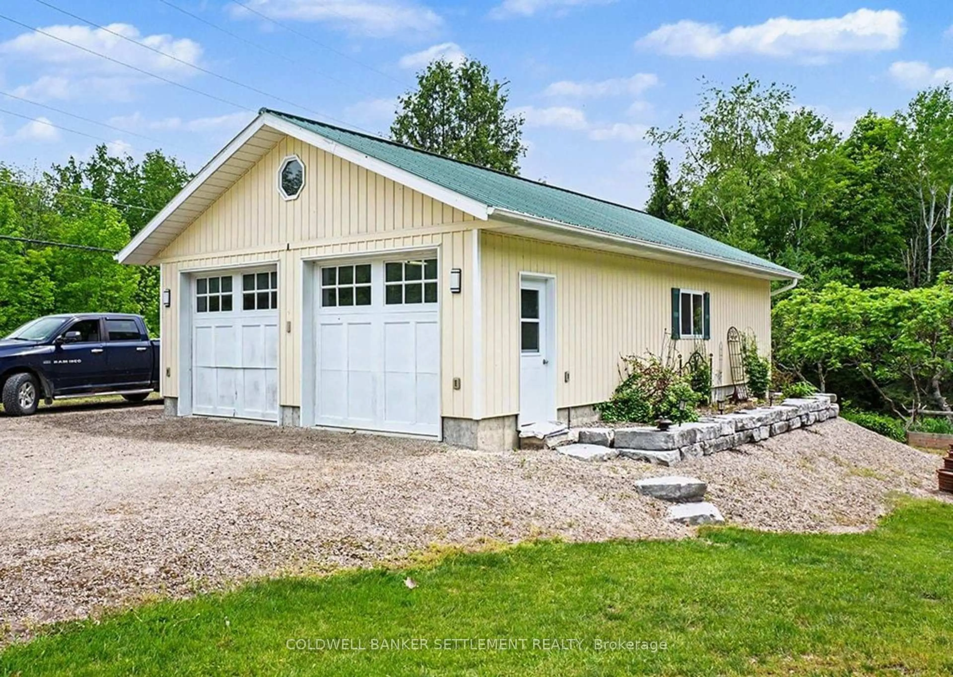 Indoor garage for 3109 Narrows Lock Rd, Perth Ontario K7H 3C5