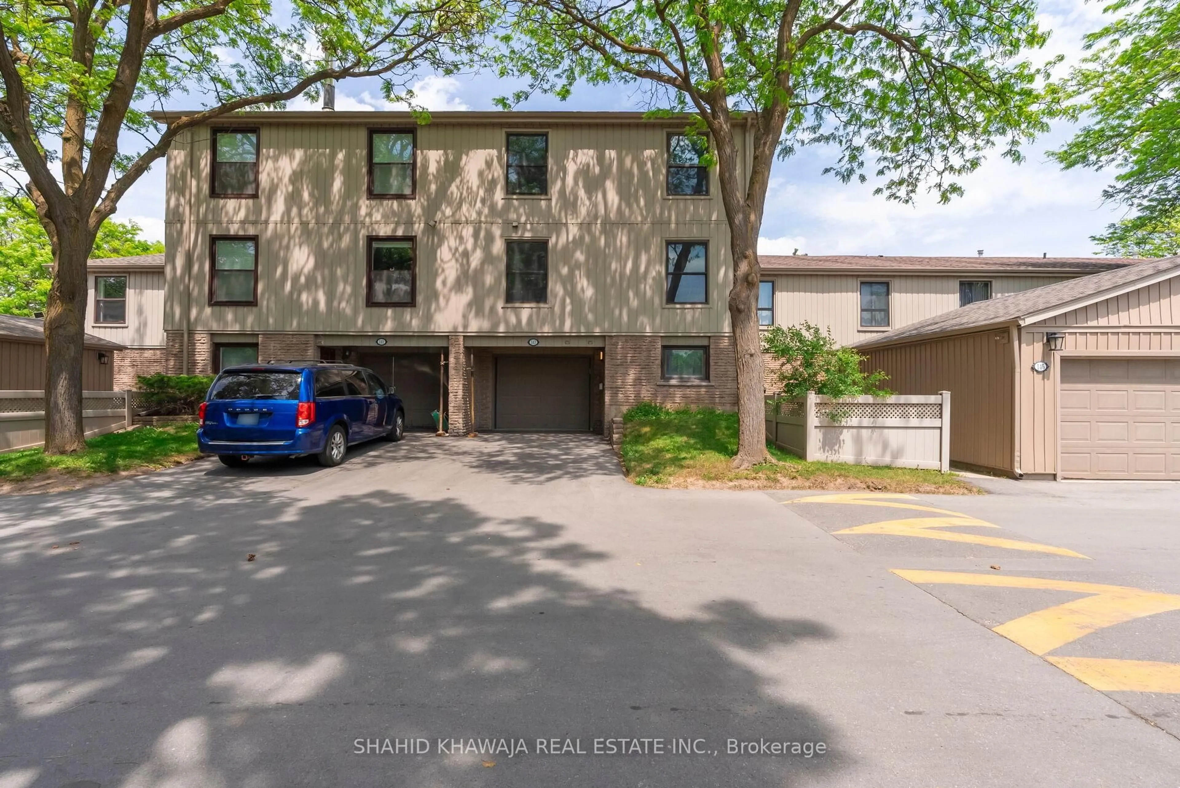 A pic from outside/outdoor area/front of a property/back of a property/a pic from drone, street for 143 Janefield Ave, Guelph Ontario N1G 2L4