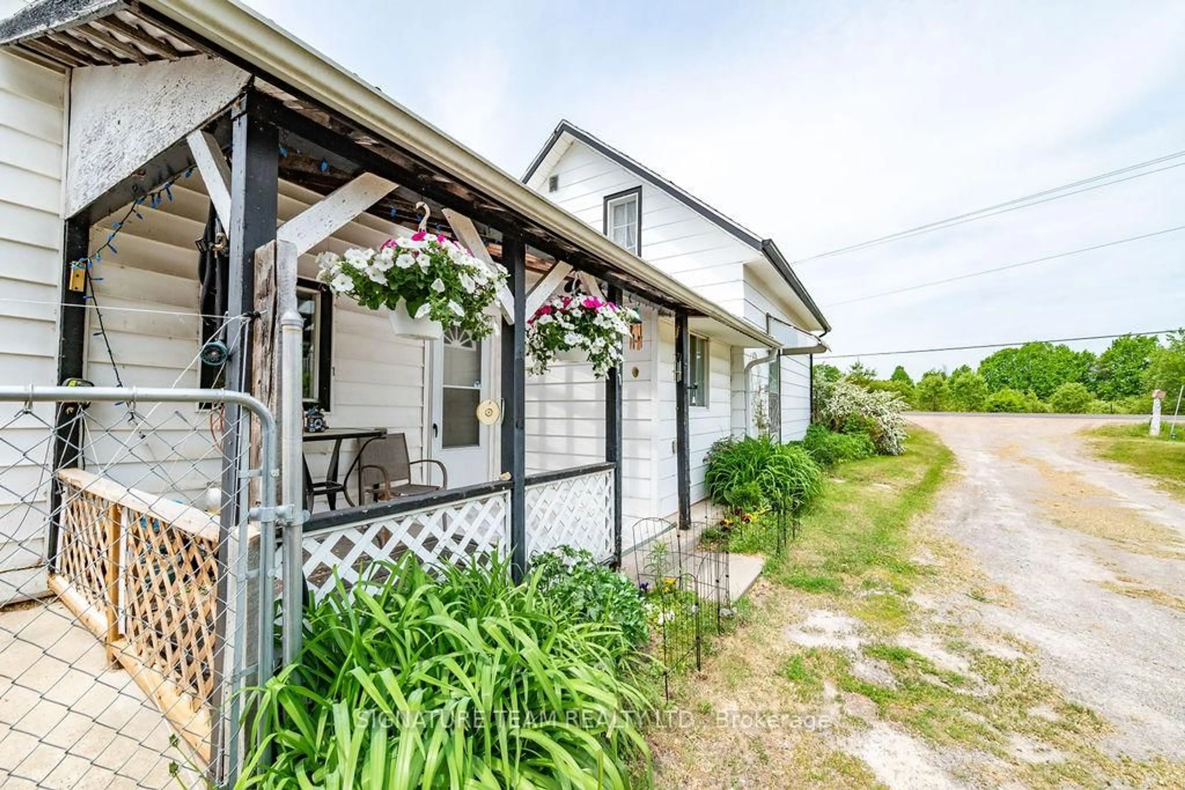 Patio, building for 83 Foymount Rd, Eganville Ontario K0J 1T0