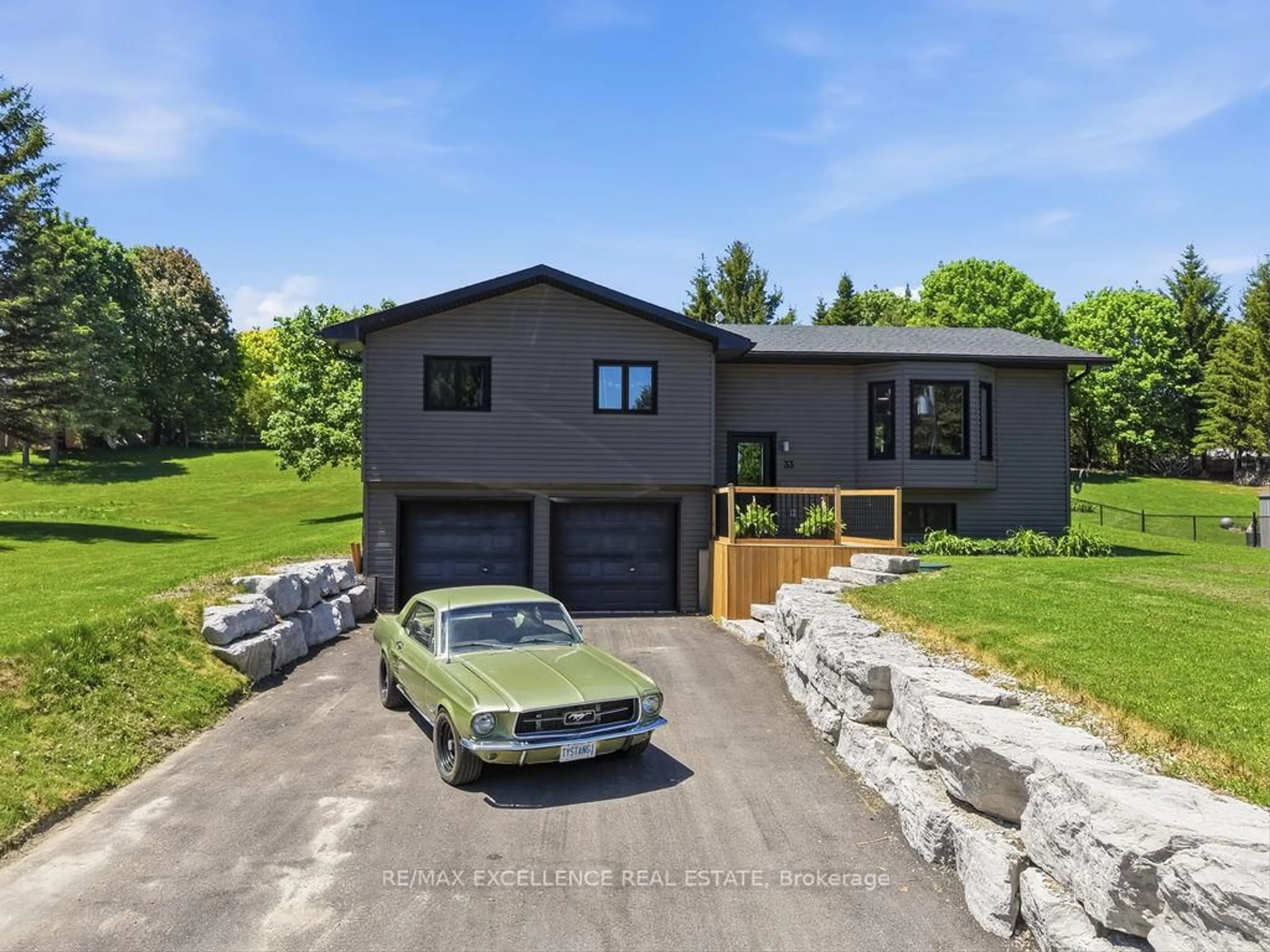 Unknown for 33 Main St, Amaranth Ontario L9W 3Z3
