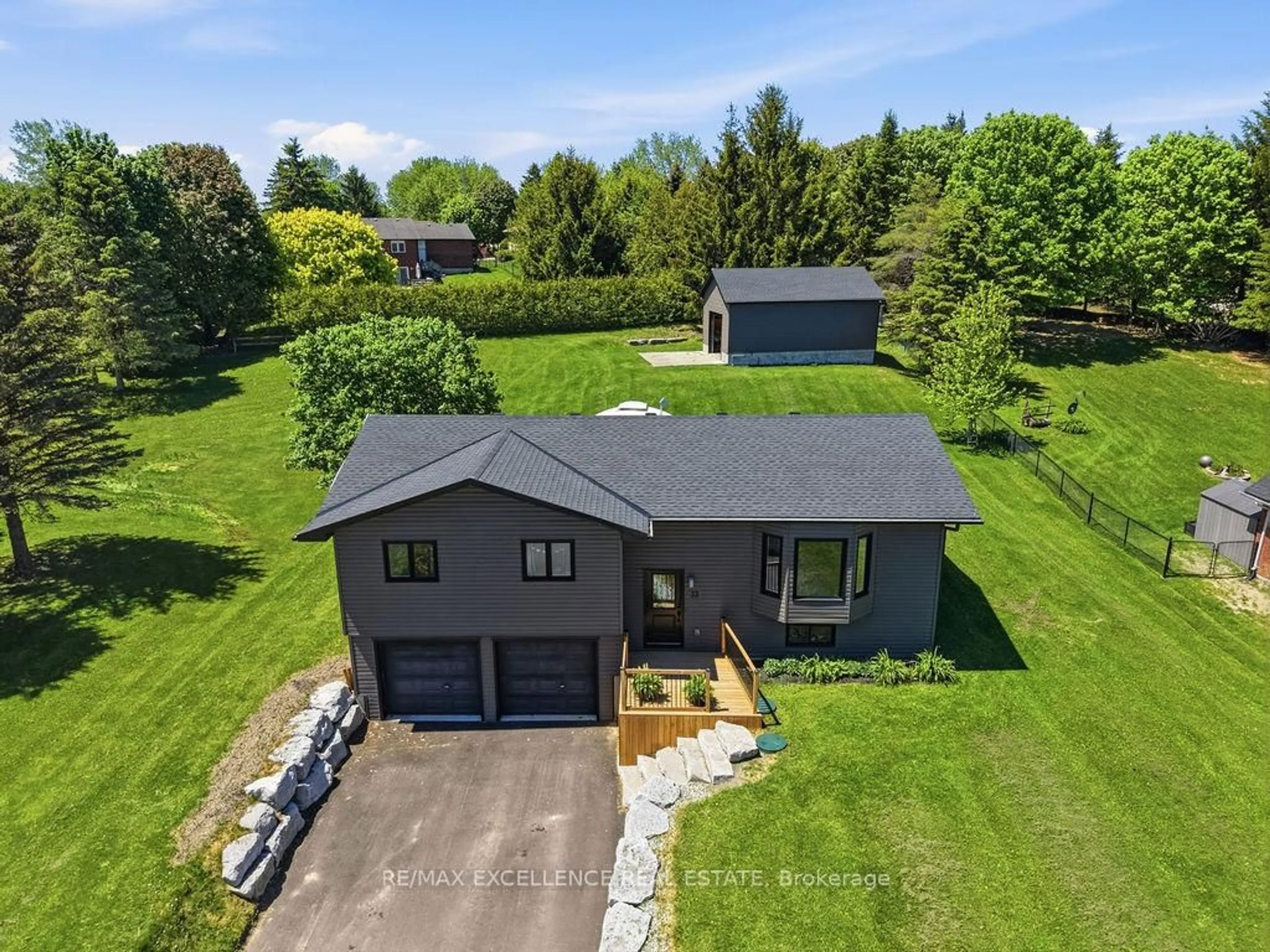 A pic from outside/outdoor area/front of a property/back of a property/a pic from drone, street for 33 Main St, Amaranth Ontario L9W 3Z3