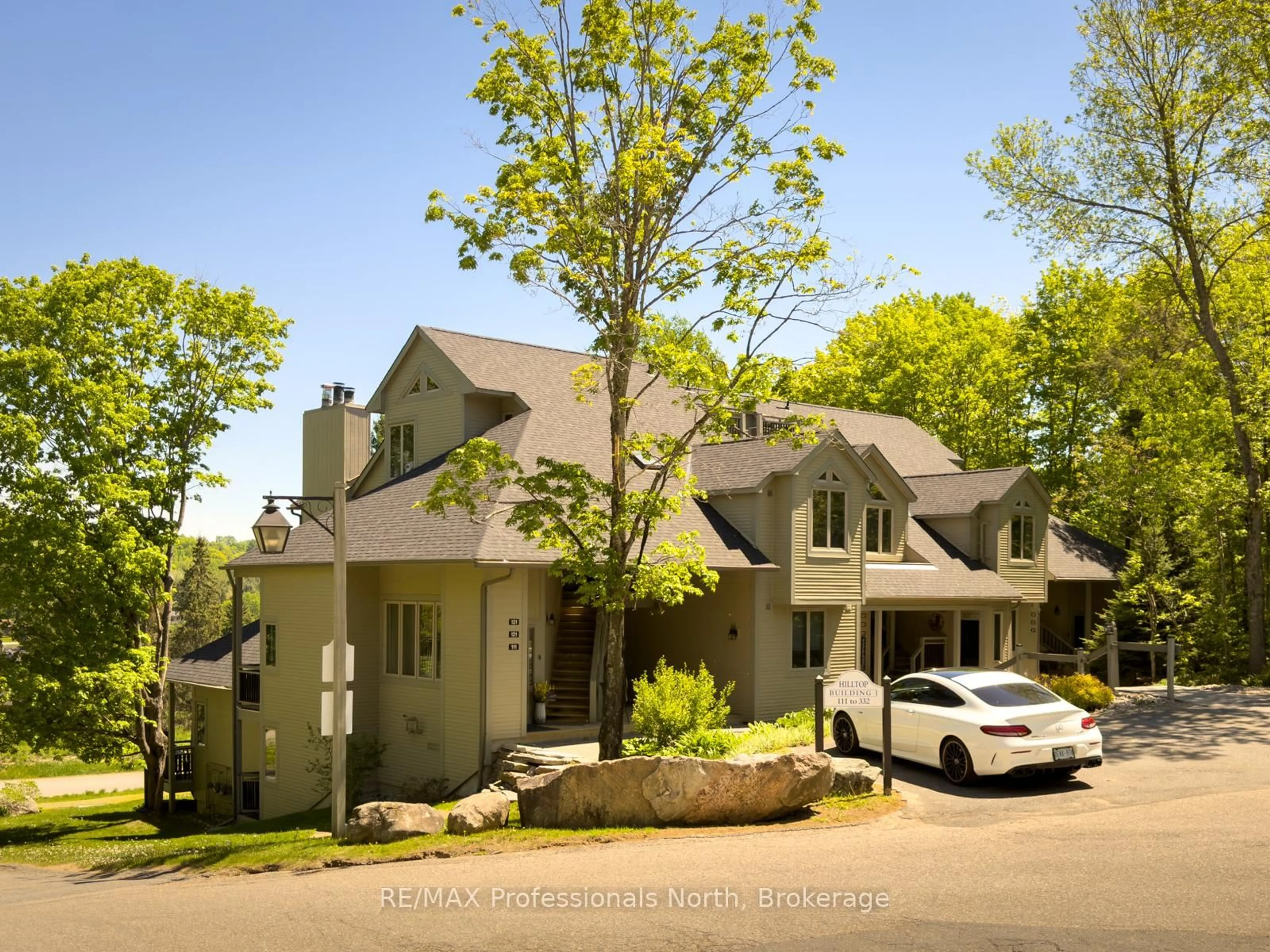 Unknown for 121 Grandview Hilltop Dr #121, Huntsville Ontario P1H 2J5