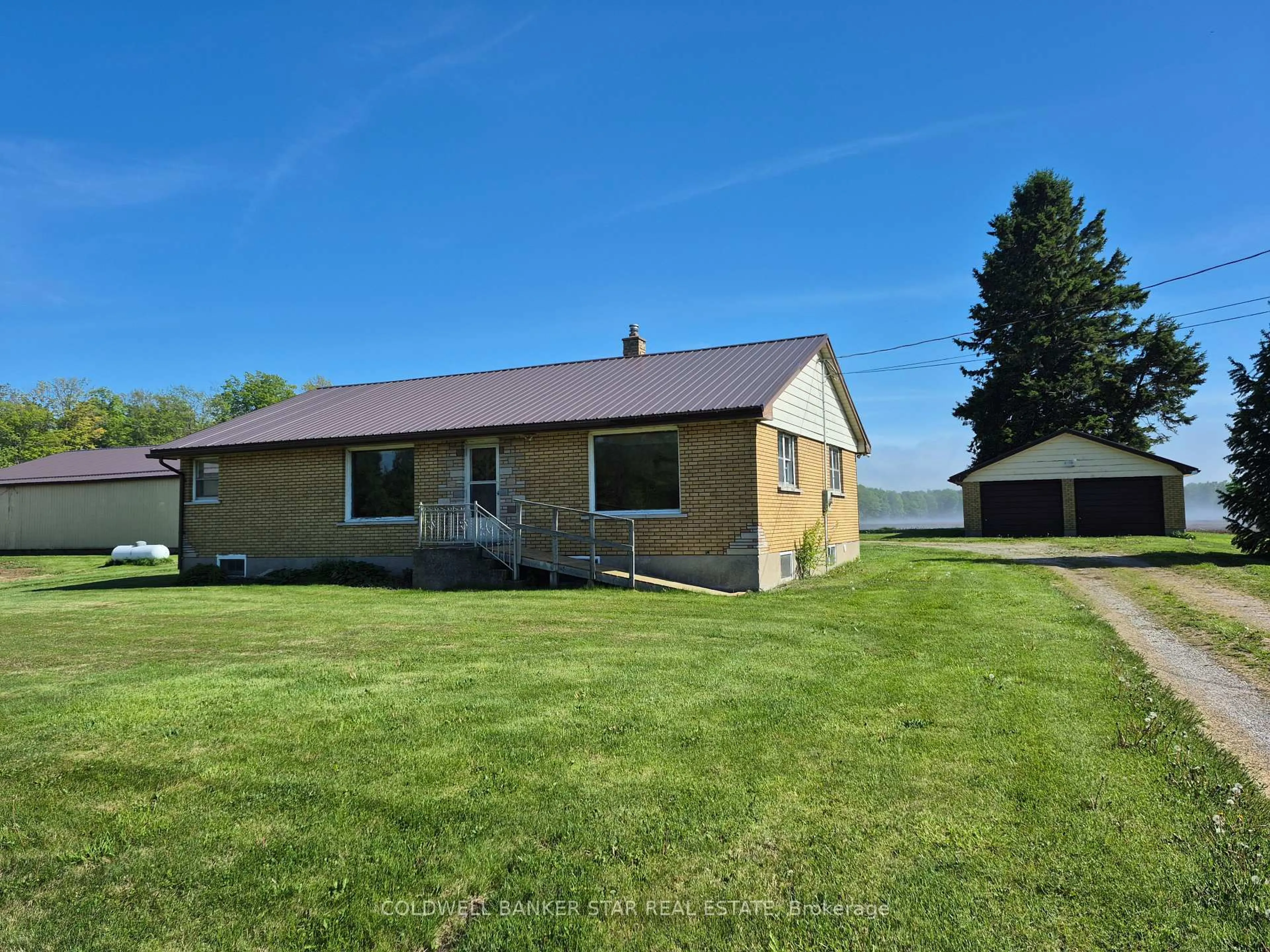 A pic from outside/outdoor area/front of a property/back of a property/a pic from drone, unknown for 50299 Nova Scotia Line, Malahide Ontario N5H 2R2
