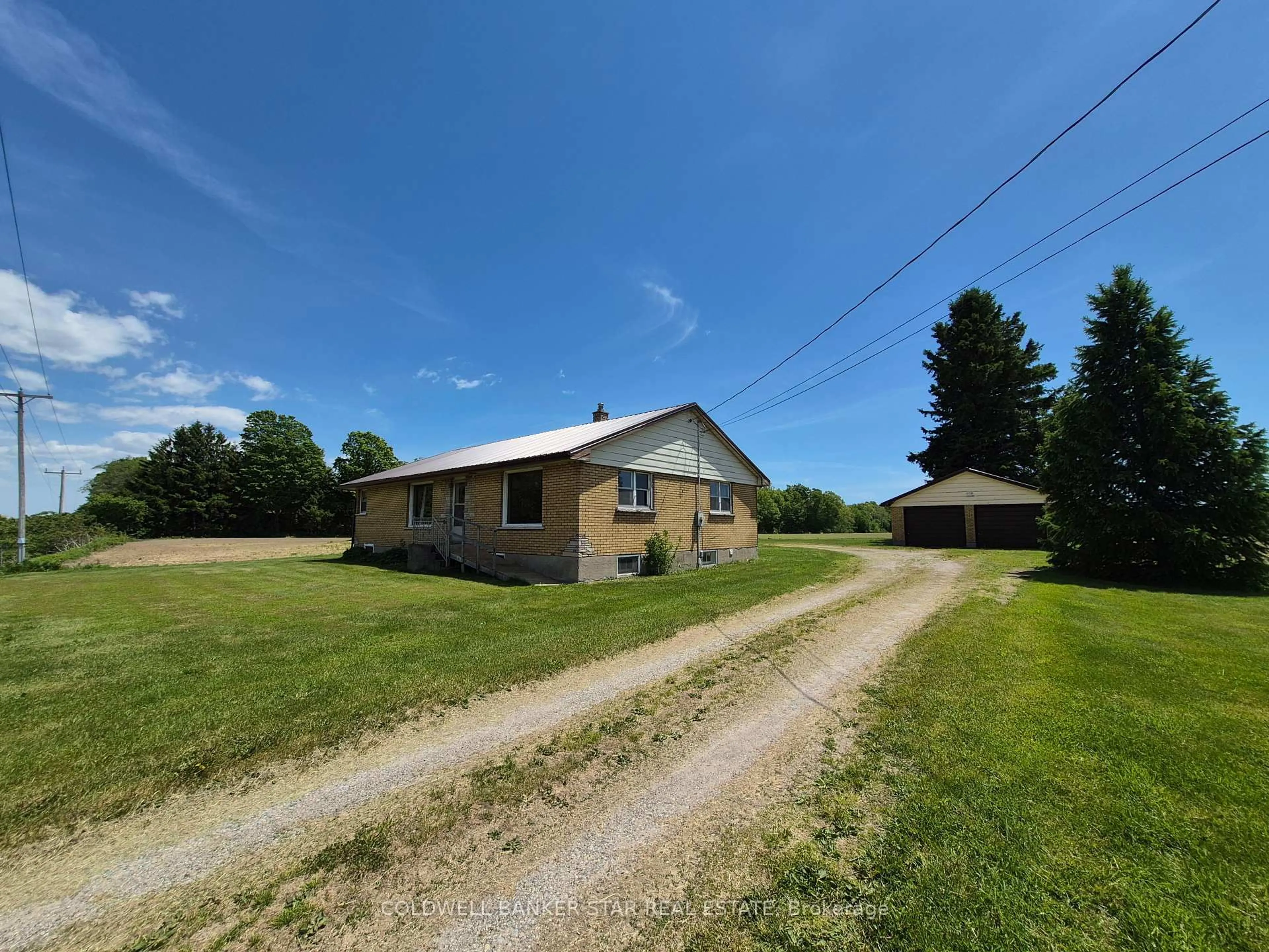 A pic from outside/outdoor area/front of a property/back of a property/a pic from drone, building for 50299 Nova Scotia Line, Malahide Ontario N5H 2R2