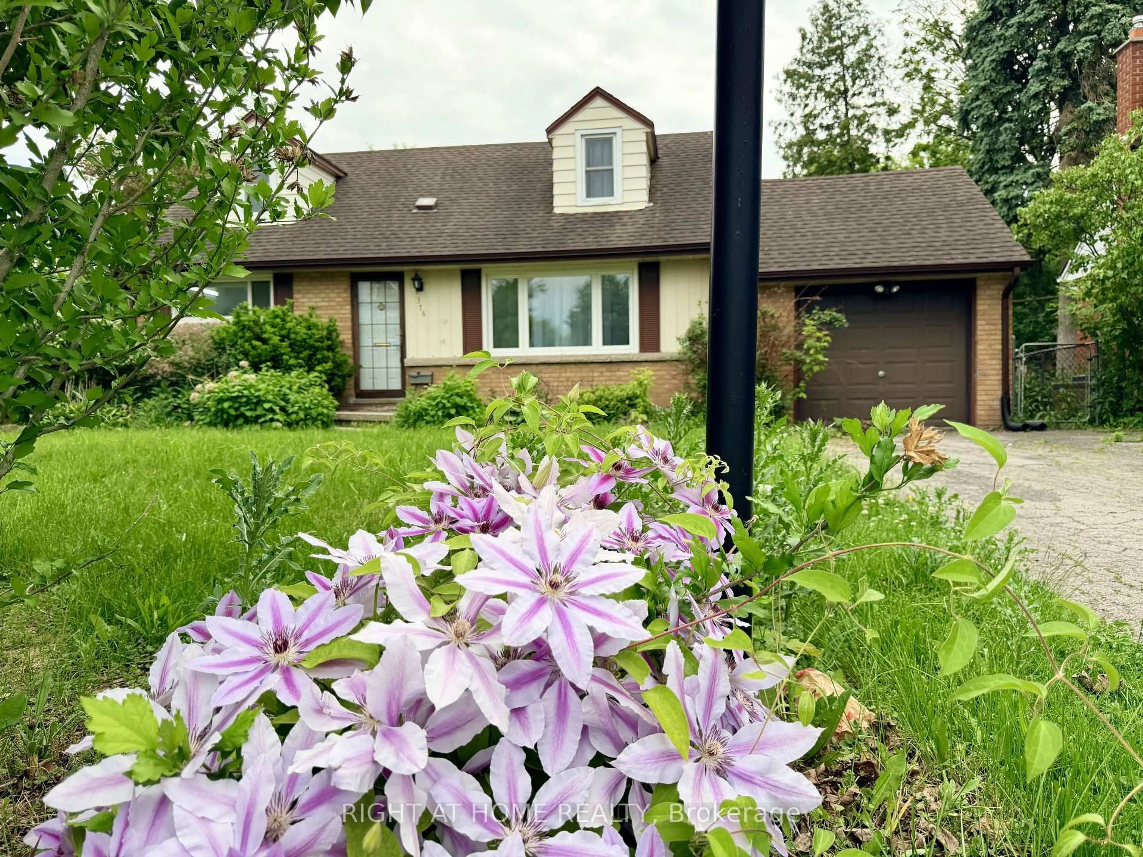 Unknown for 376 Ridgewood Cres, London South Ontario N6J 3H1