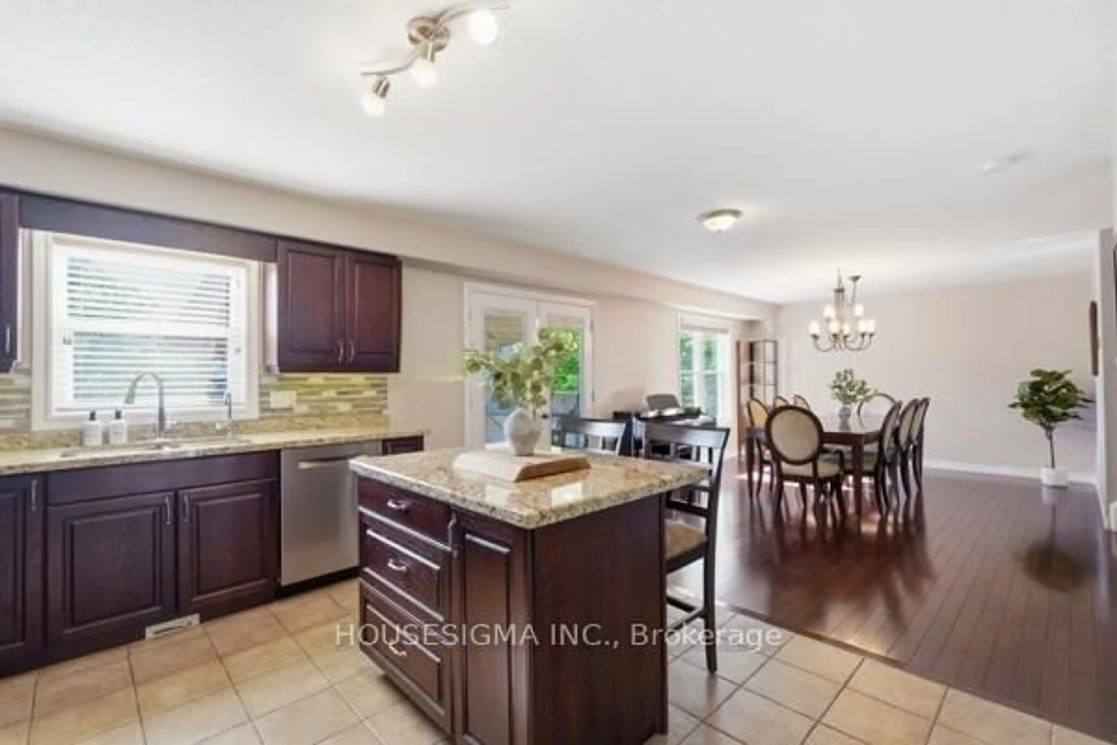 Open concept kitchen, ceramic/tile floor for 28 Roth Ave, Wilmot Ontario N3A 4K8