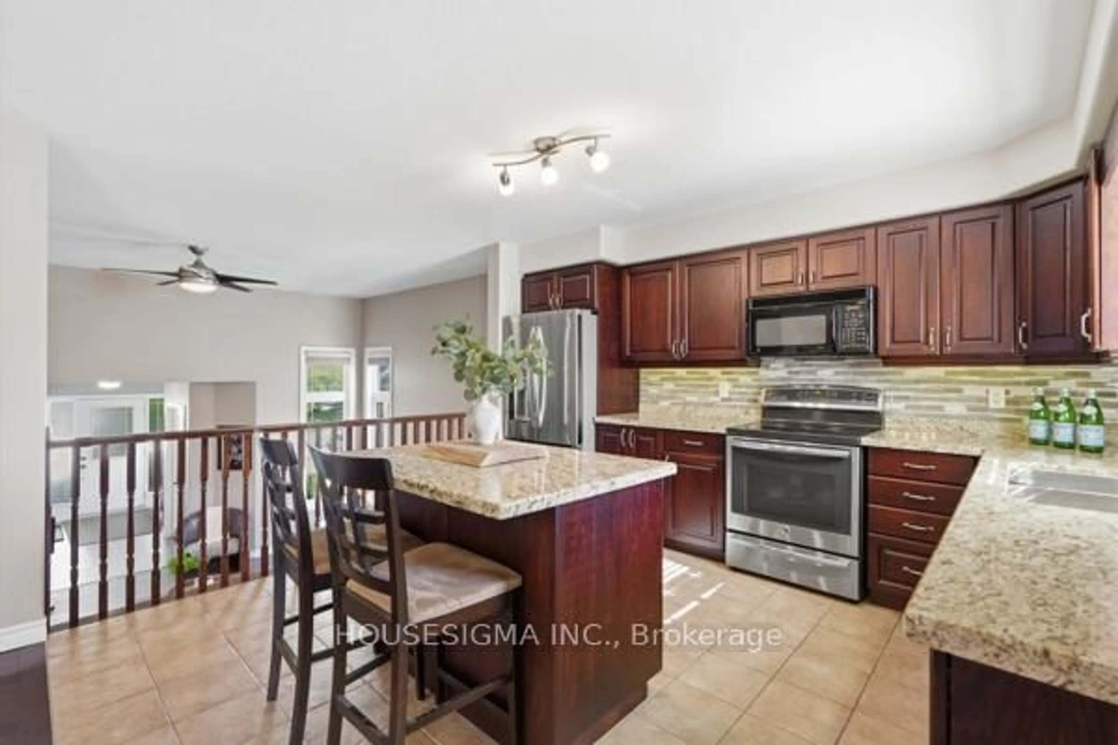 Open concept kitchen, ceramic/tile floor for 28 Roth Ave, Wilmot Ontario N3A 4K8