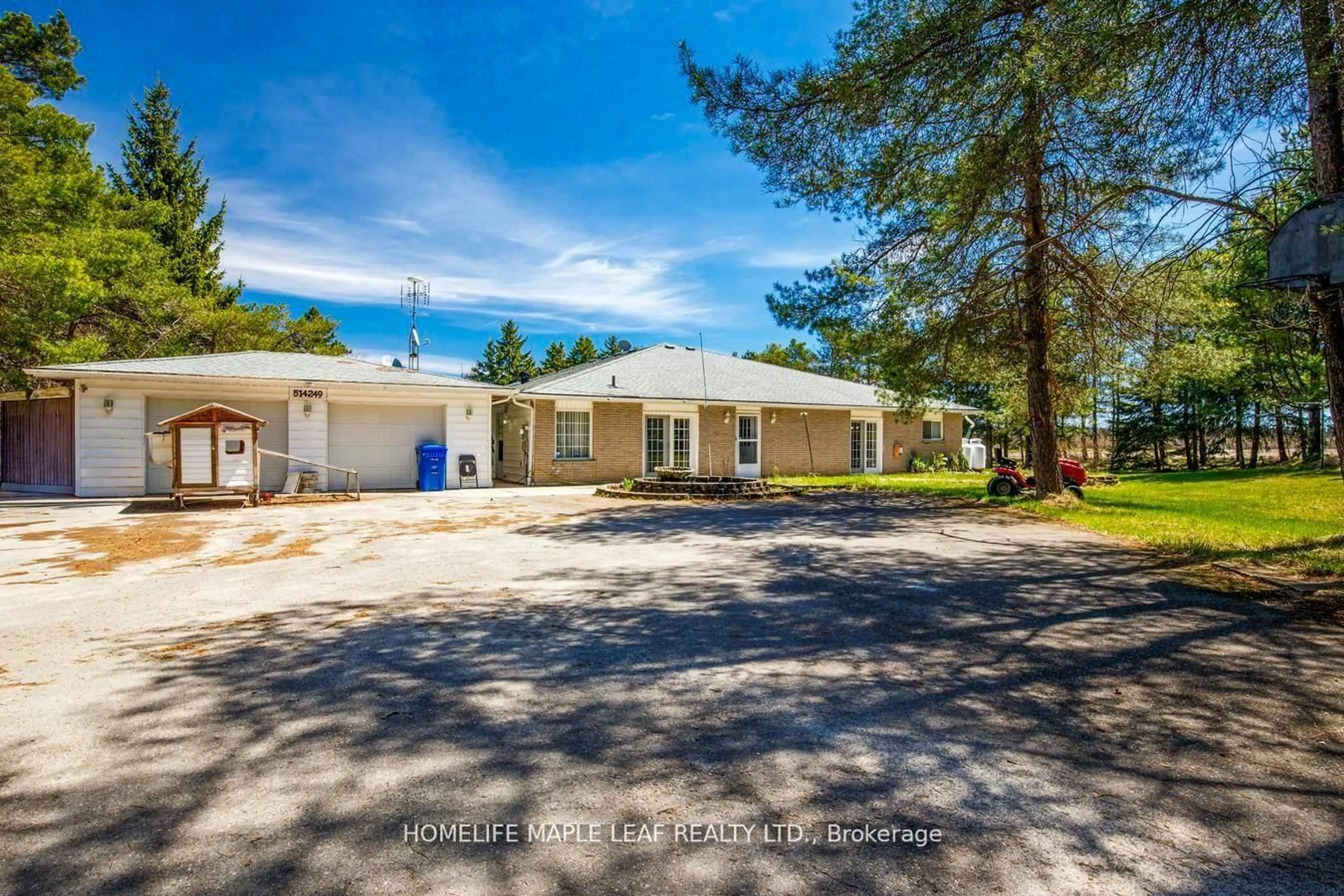 A pic from outside/outdoor area/front of a property/back of a property/a pic from drone, street for 514249 2nd Line, Amaranth Ontario L9W 0S5