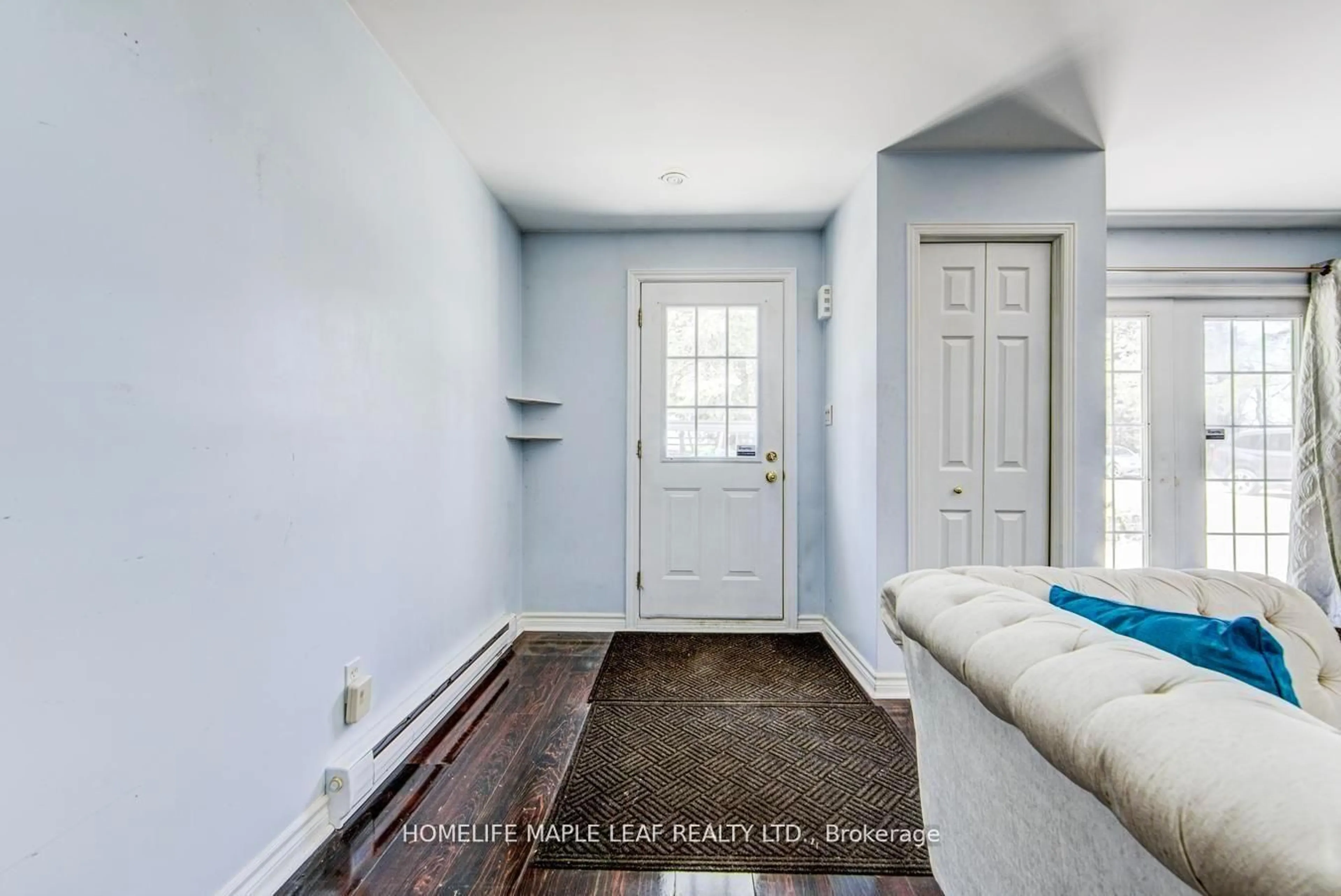Indoor entryway for 514249 2nd Line, Amaranth Ontario L9W 0S5
