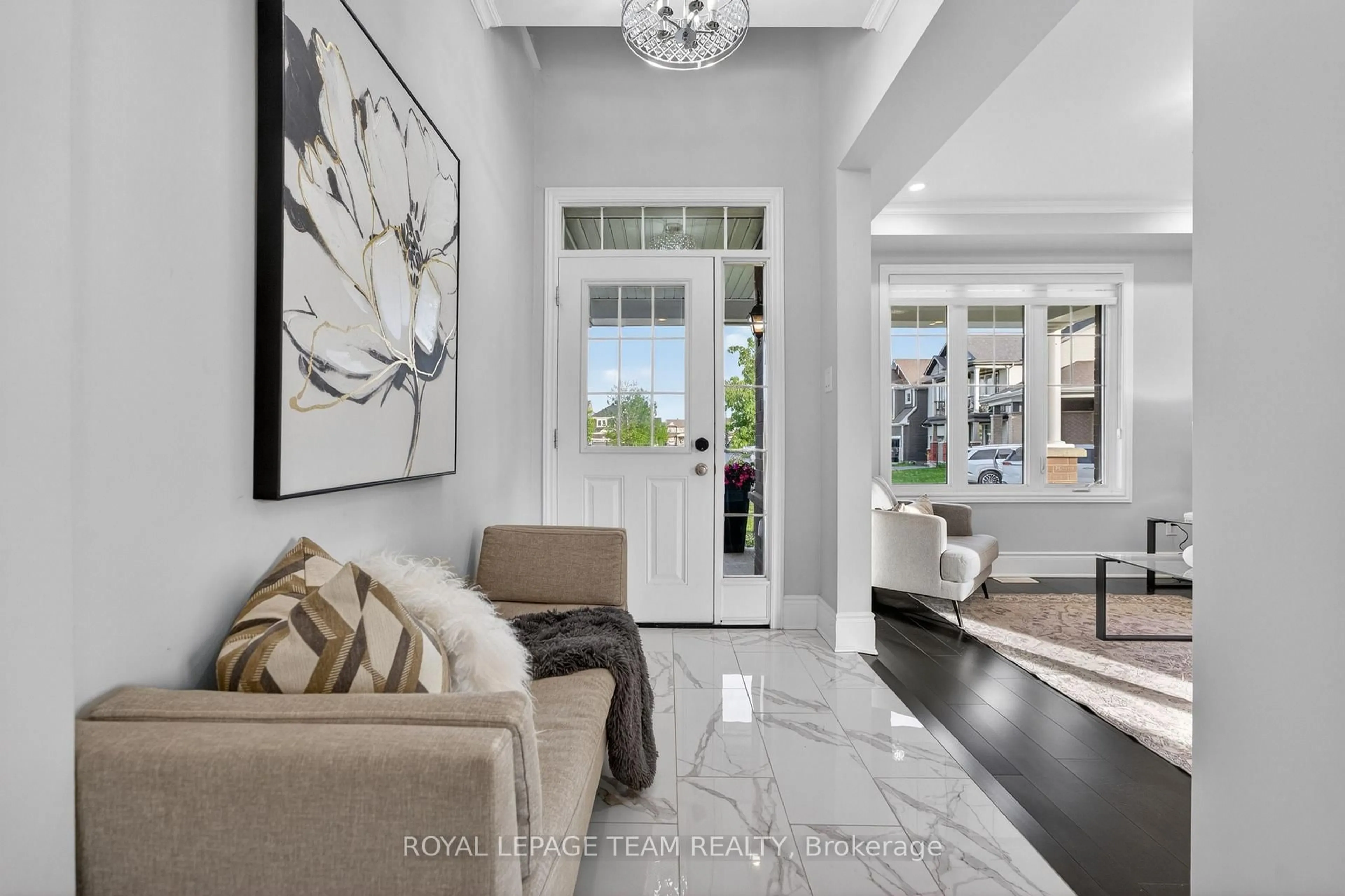 Indoor entryway for 290 Ponderosa St, Ottawa Ontario K2V 0N4