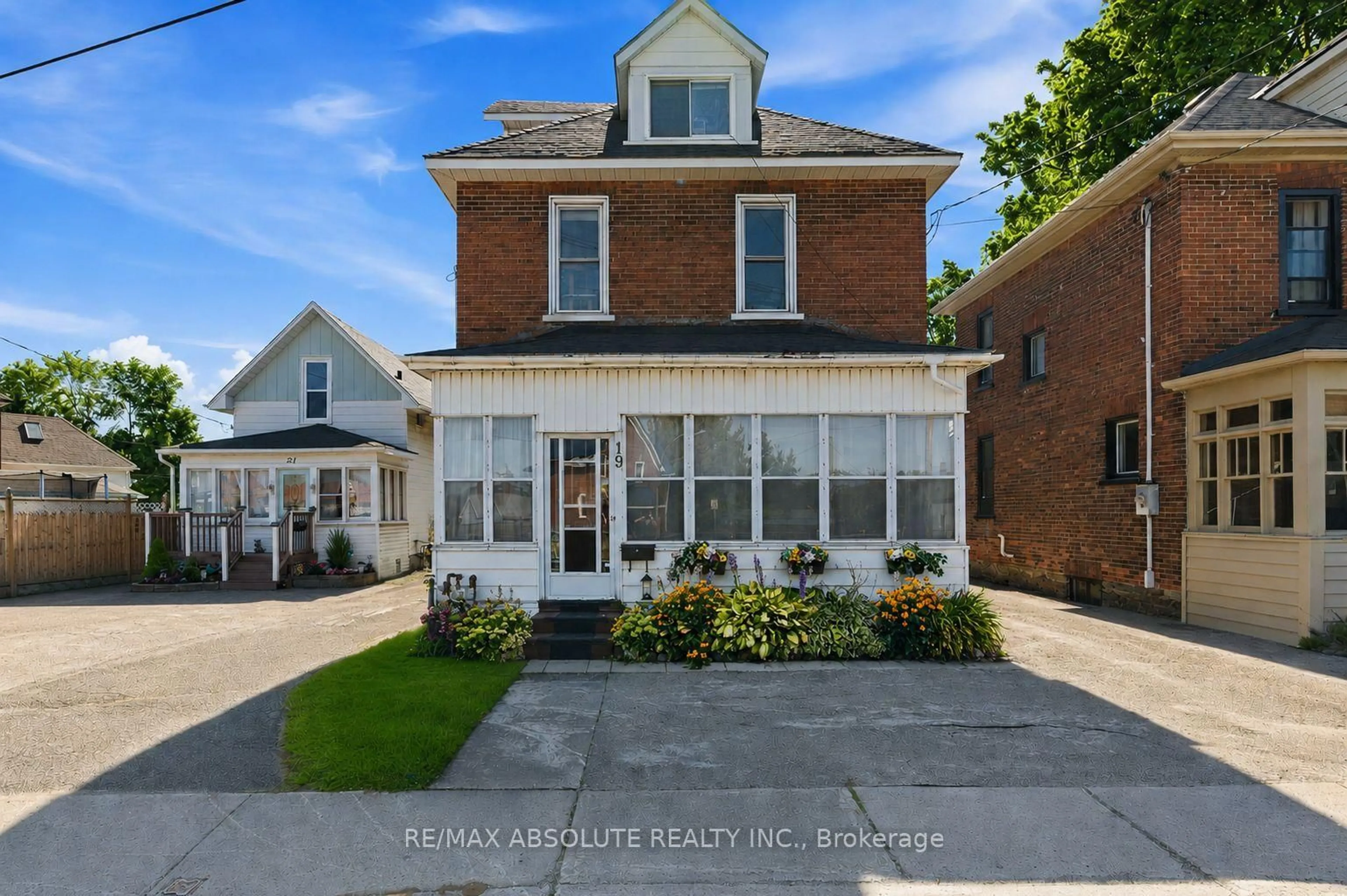 Home with brick exterior material, street for 19 Leeds St, Smiths Falls Ontario K7A 2M6