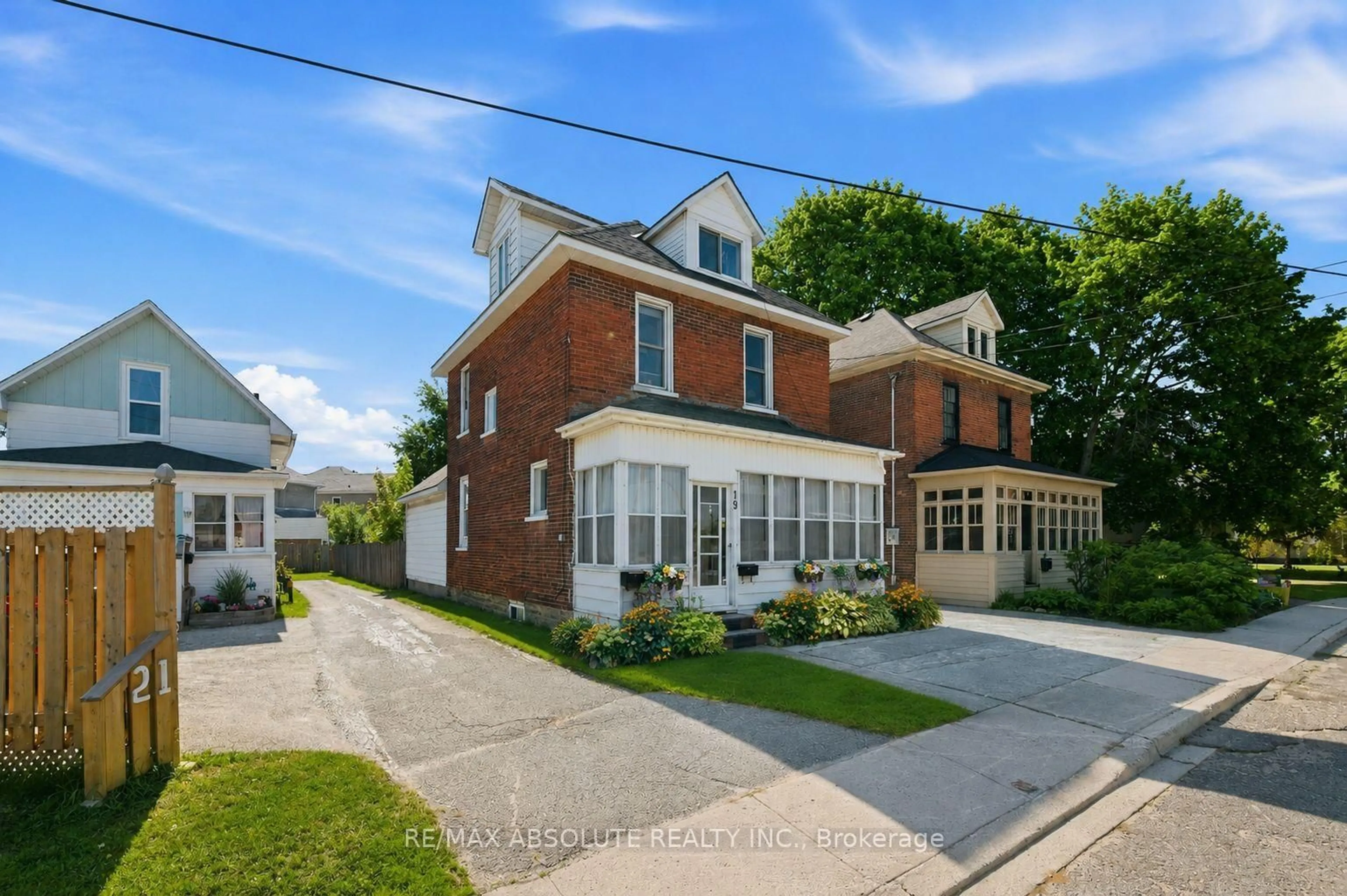 Home with brick exterior material, street for 19 Leeds St, Smiths Falls Ontario K7A 2M6